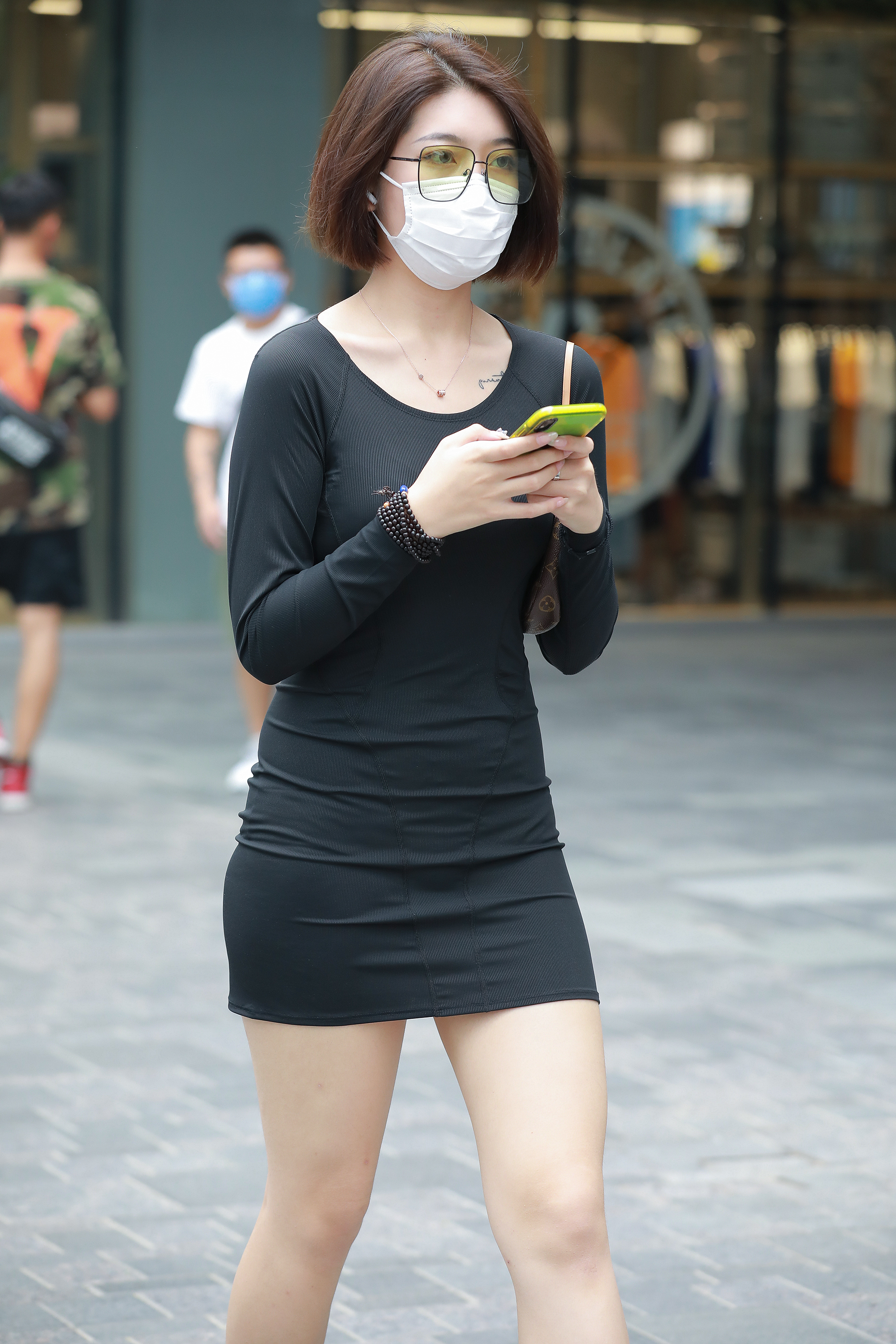  魔镜街拍,裙装,人妻,街拍,写真套图,Yoko宅夏