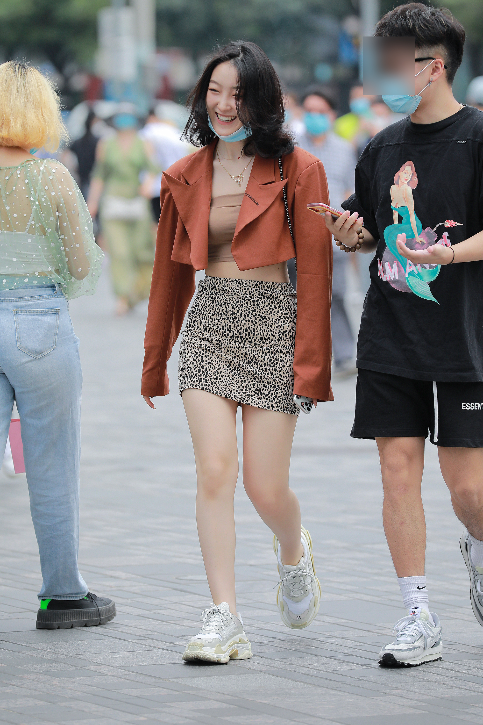  魔镜街拍,裙装,美女,街拍,写真套图,物恋传媒