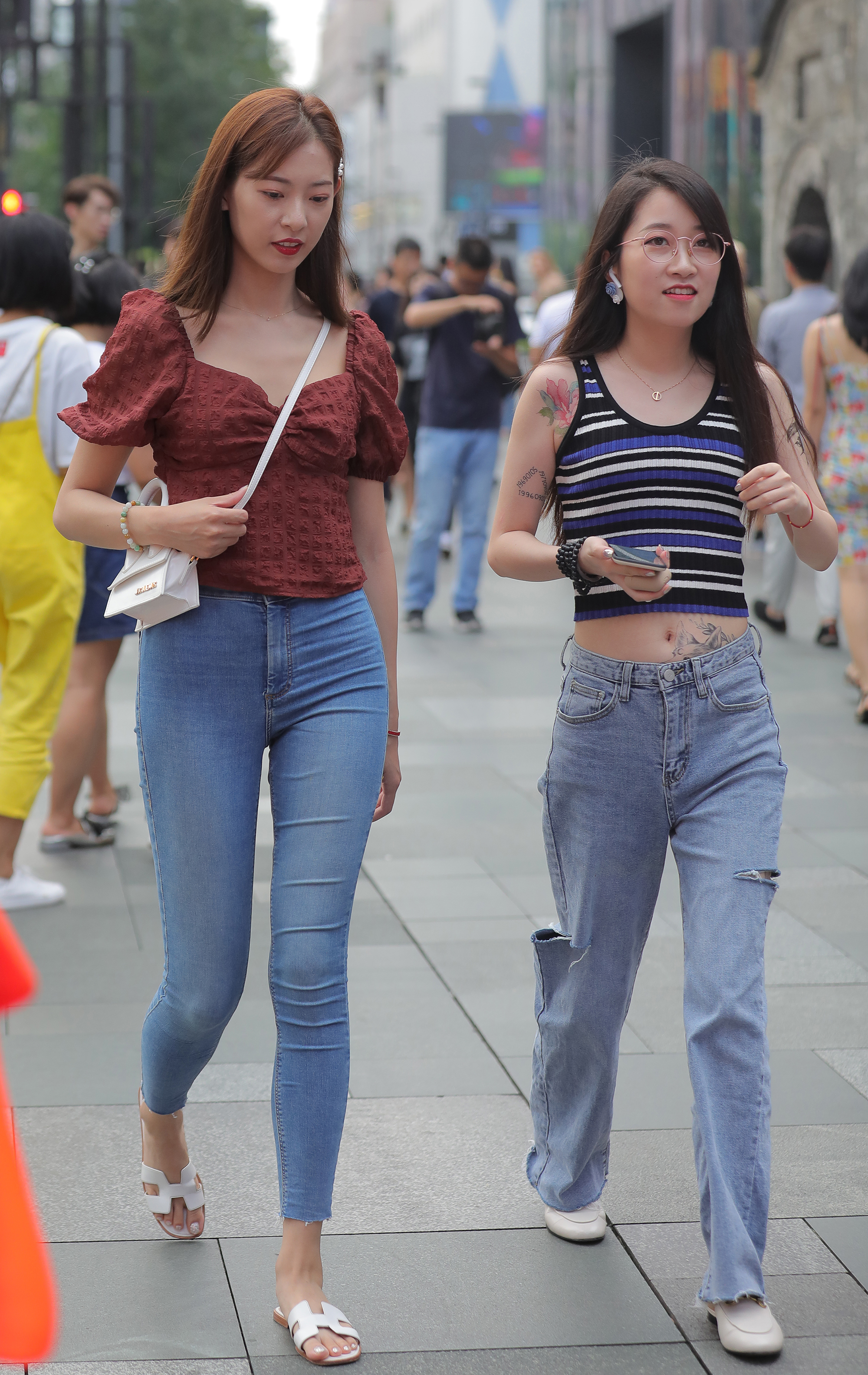  魔镜街拍,,人妻,街拍,写真套图,MT蜜团