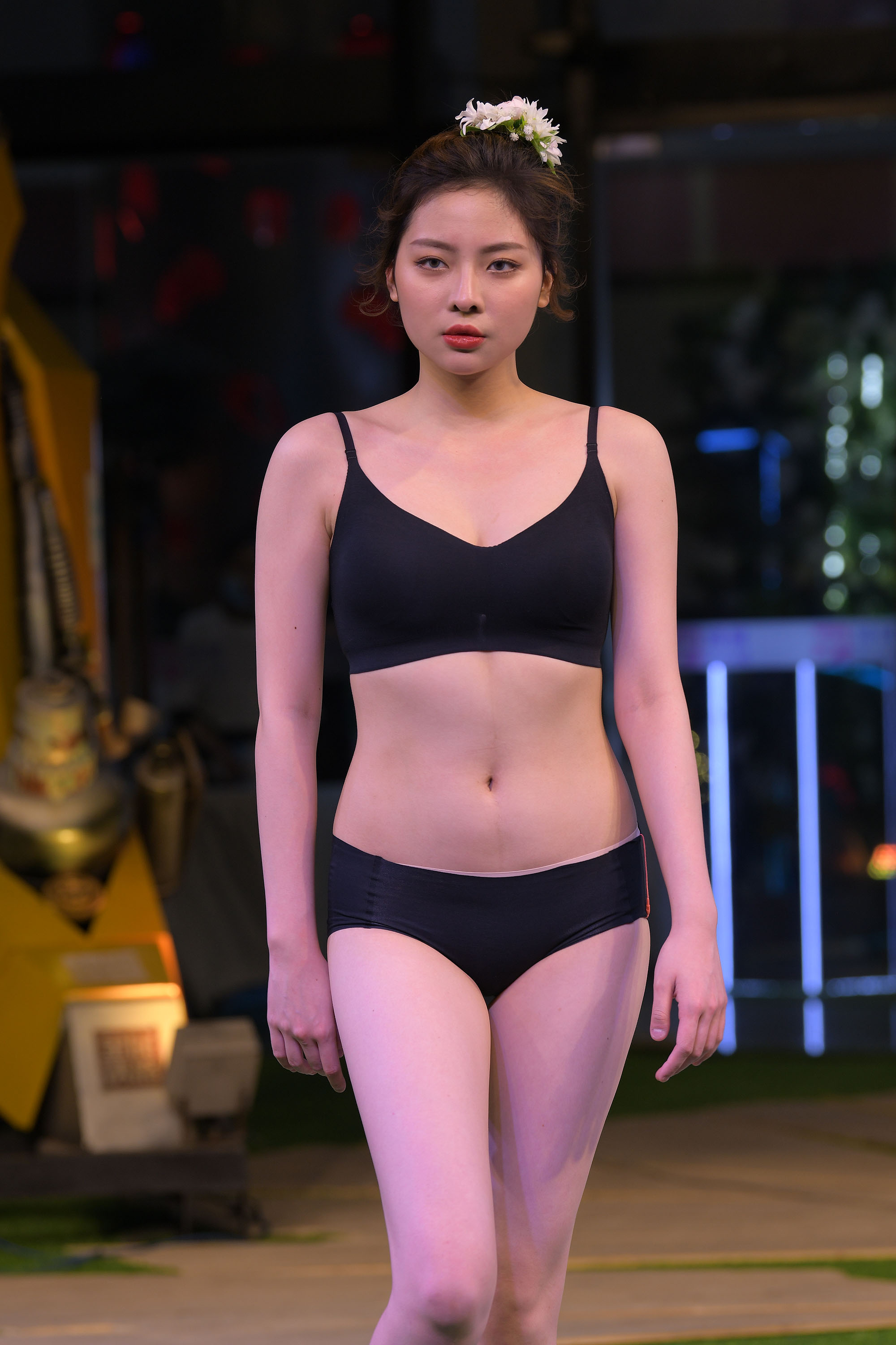  魔镜街拍,展会,人妻,街拍,写真套图,中山原创