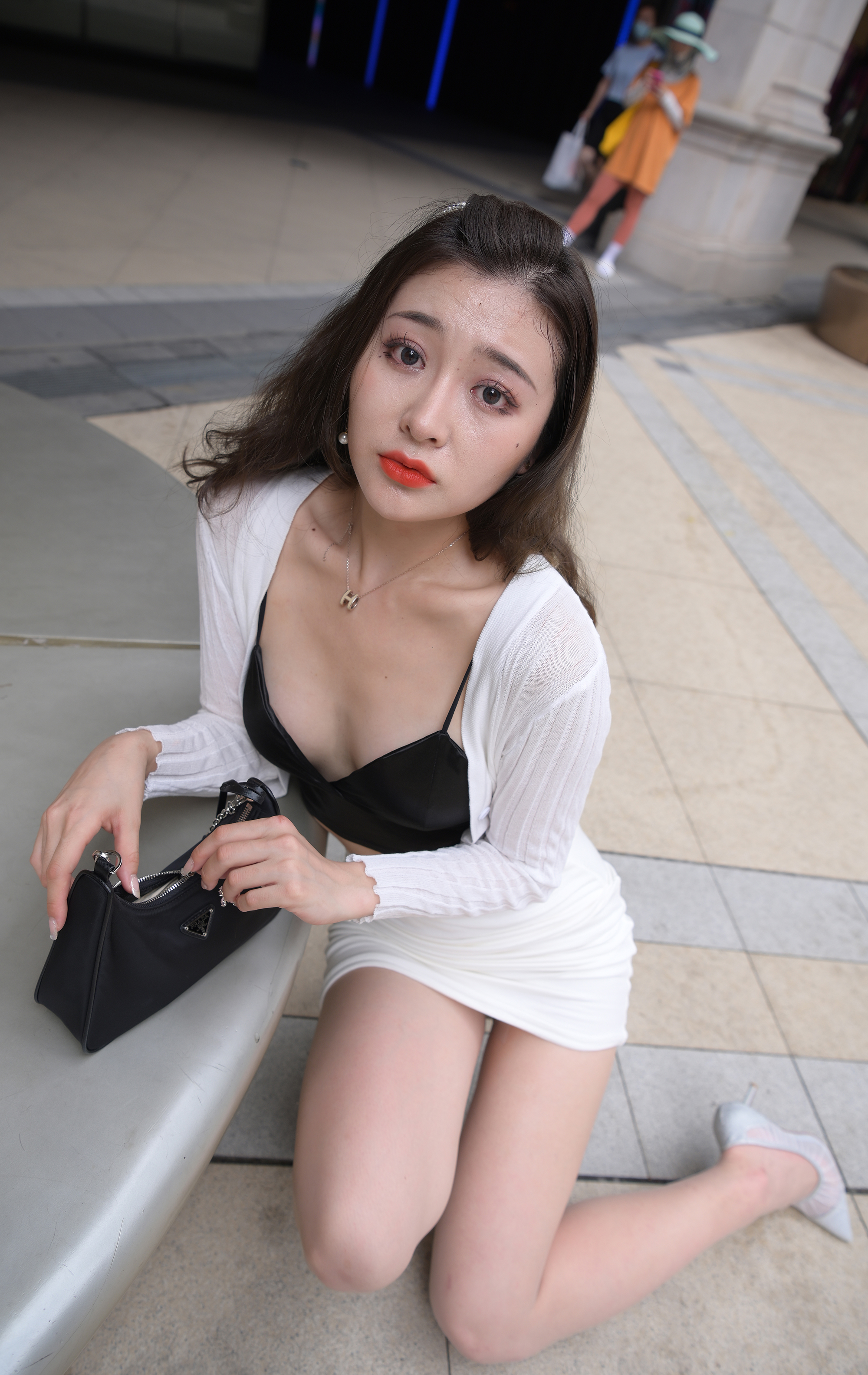 街拍鸭,魔镜街拍,街拍第一站,写真套图,街拍美女,街拍图片,街拍视频,街拍VIP,免费街拍