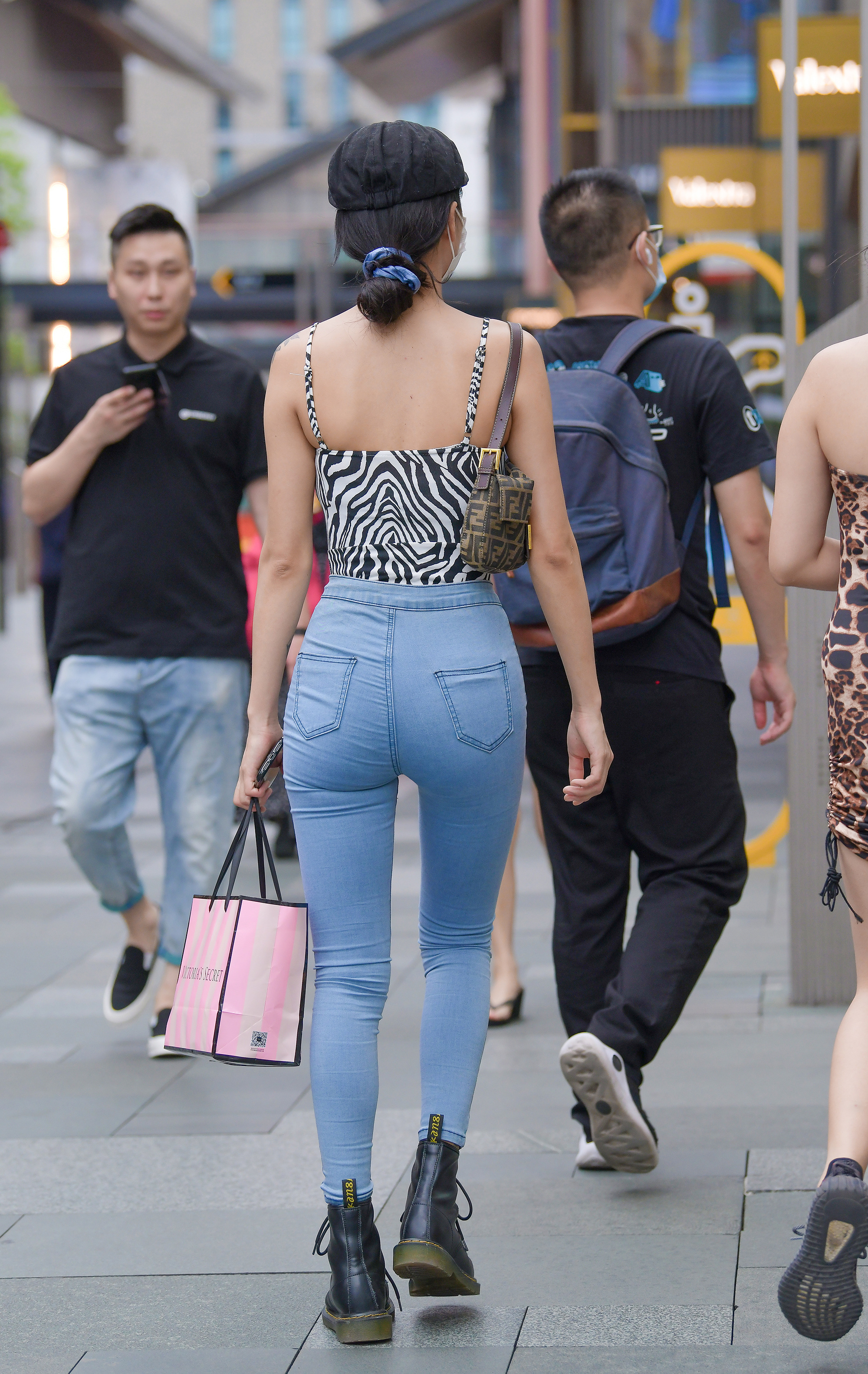  街拍鸭,魔镜街拍,街拍第一站,,熟女,街拍,写真套图,少女秩序
