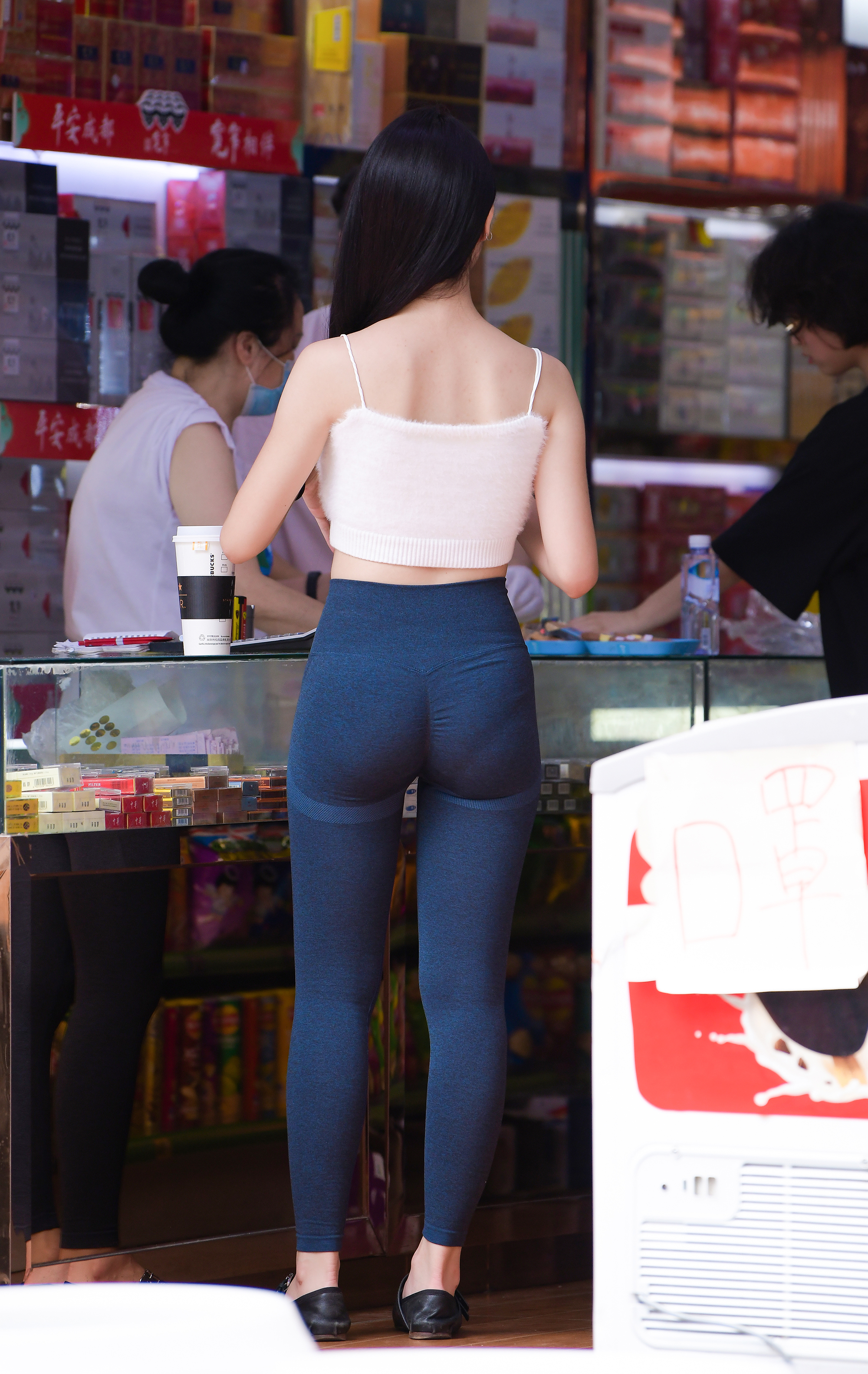街拍鸭,魔镜街拍,街拍第一站,写真套图,街拍美女,街拍图片,街拍视频,街拍VIP,免费街拍网
