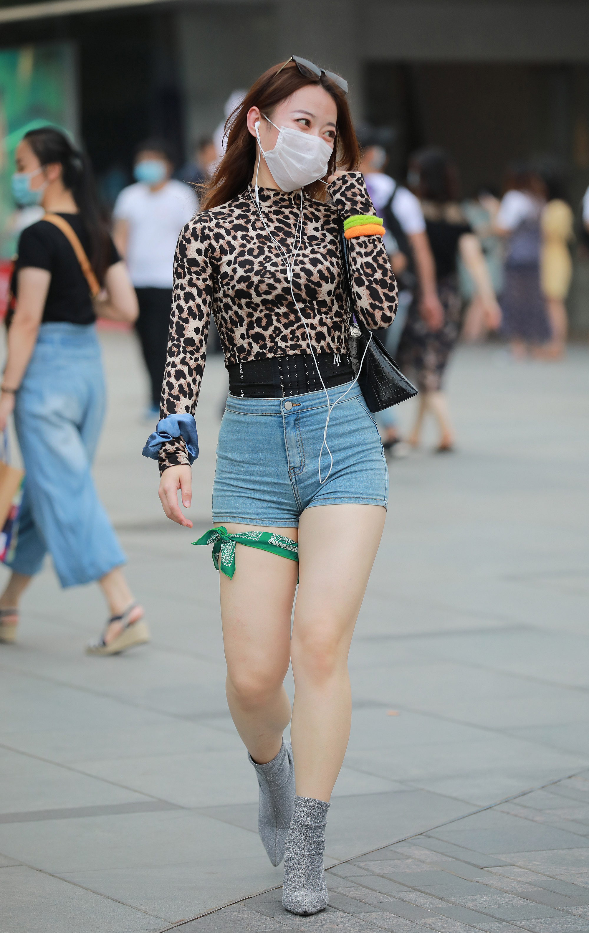  魔镜街拍,热裤,少妇,街拍,写真套图,纯·美丝映画