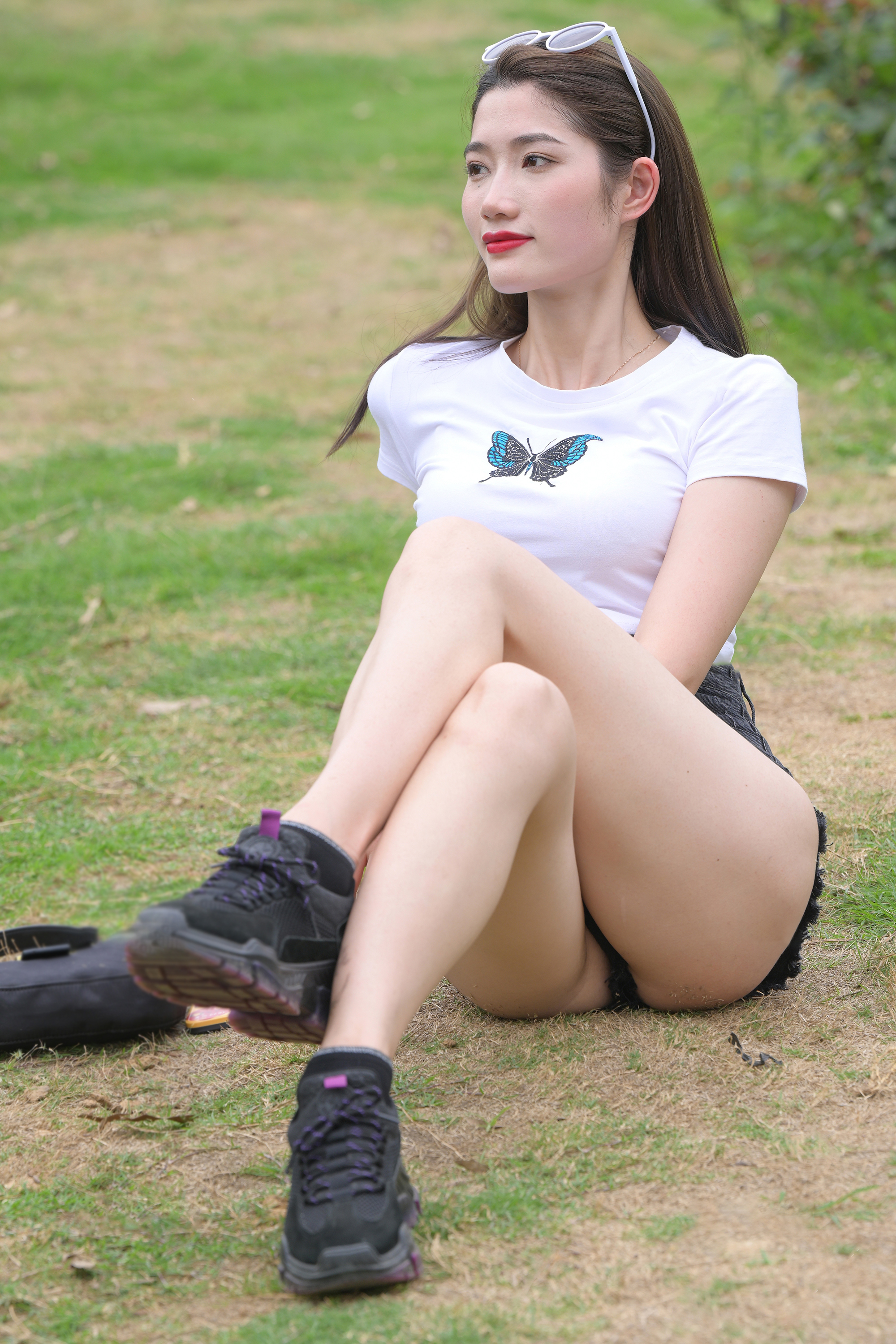  魔镜街拍,热裤,人妻,街拍,写真套图,兔玩映画