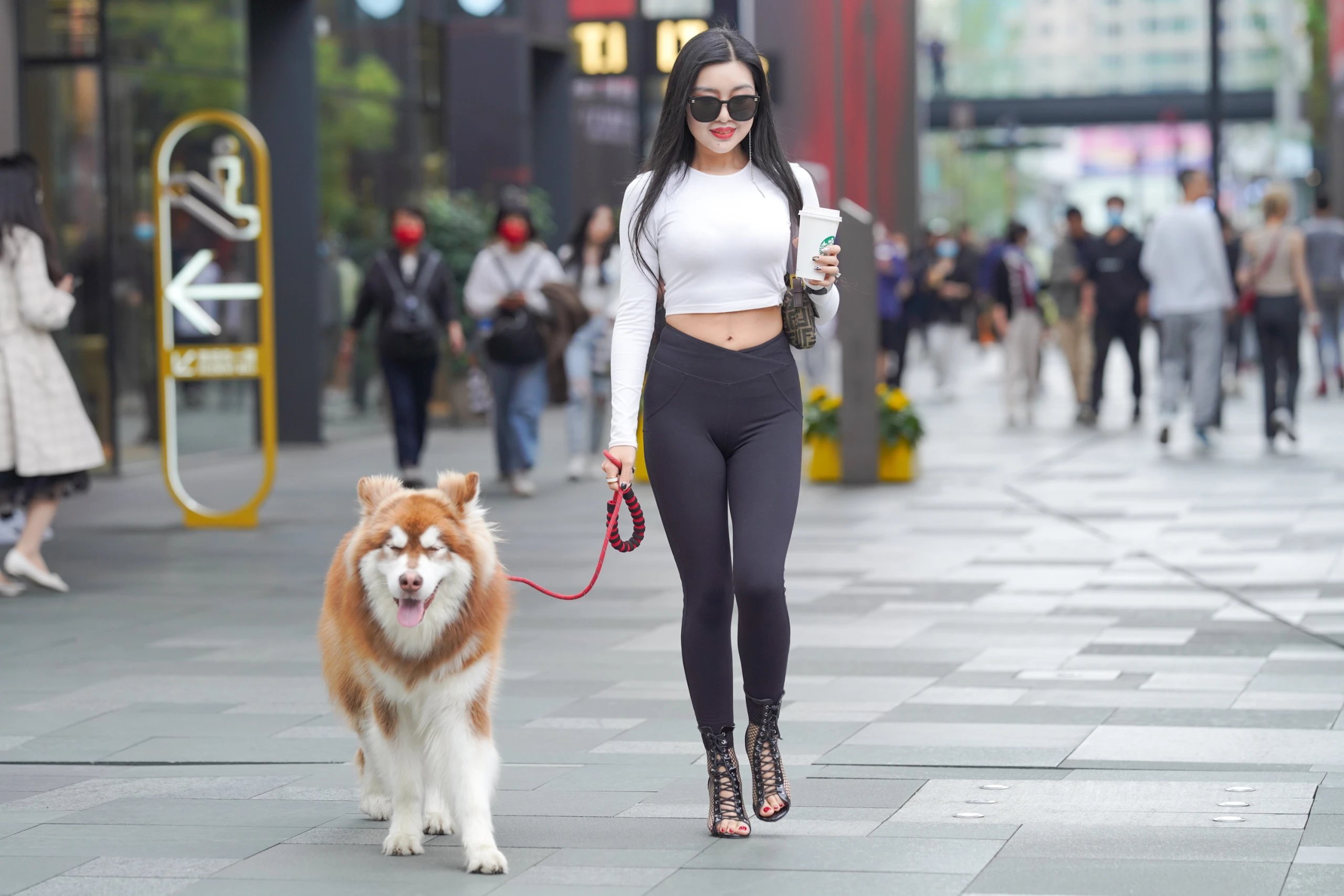 刘香 魔镜街拍,紧身裤,熟女,街拍,写真套图,Candy网红馆