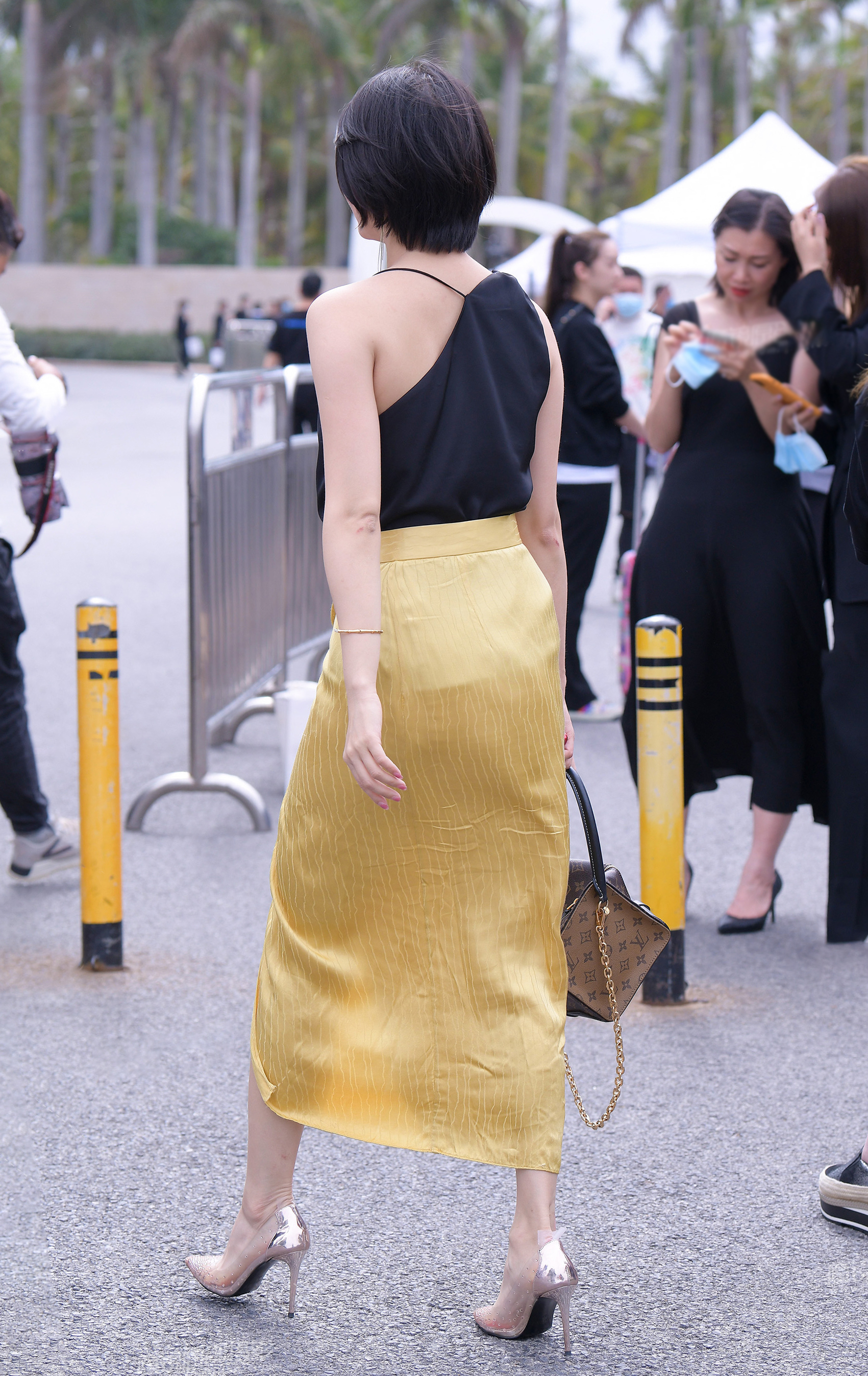 街拍鸭,魔镜街拍,街拍第一站,写真套图,街拍美女,街拍图片,街拍视频,街拍VIP,免费街拍网