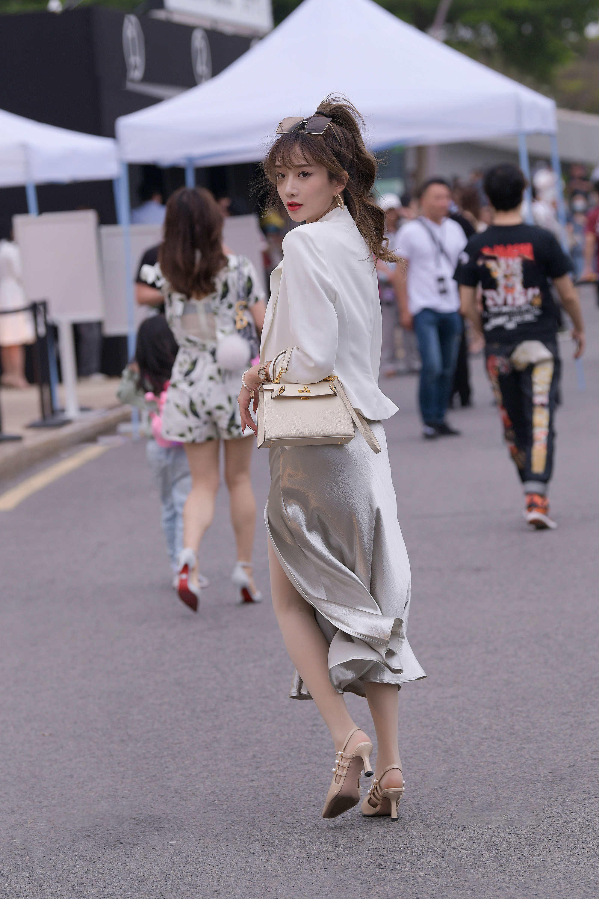  魔镜街拍,丝袜,裙装,少妇,街拍,写真套图,YALAYI雅拉伊