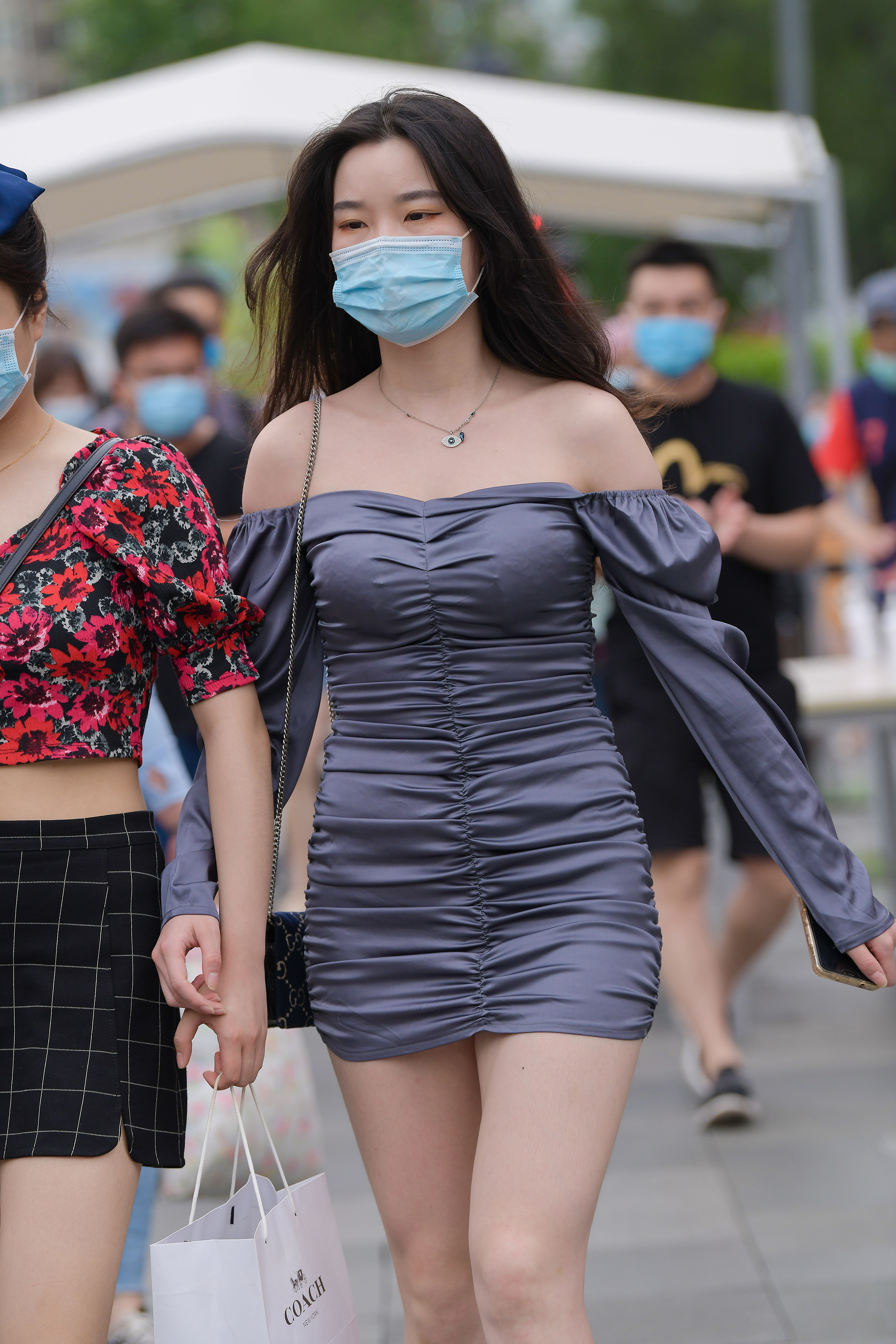  魔镜街拍,裙装,熟女,街拍,写真套图,学妹校园短丝