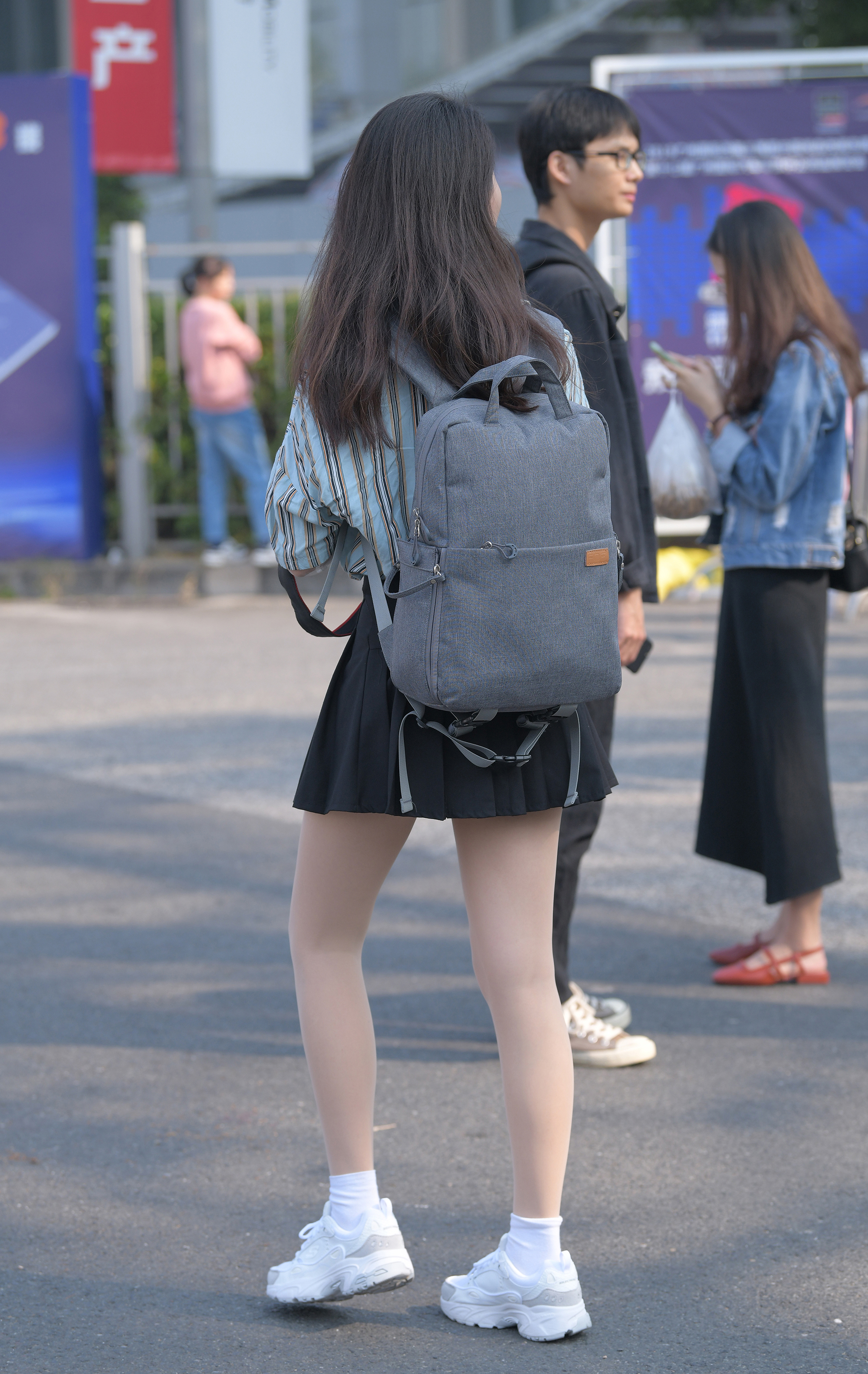  魔镜街拍,丝袜,裙装,美女,街拍,写真套图,只糖棉袜