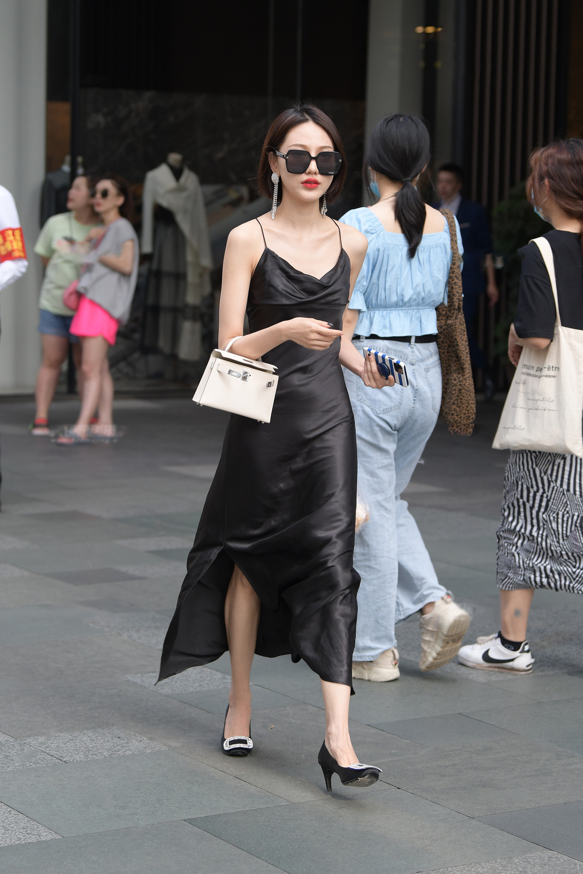  魔镜街拍,裙装,小姐姐,街拍,写真套图,YALAYI雅拉伊