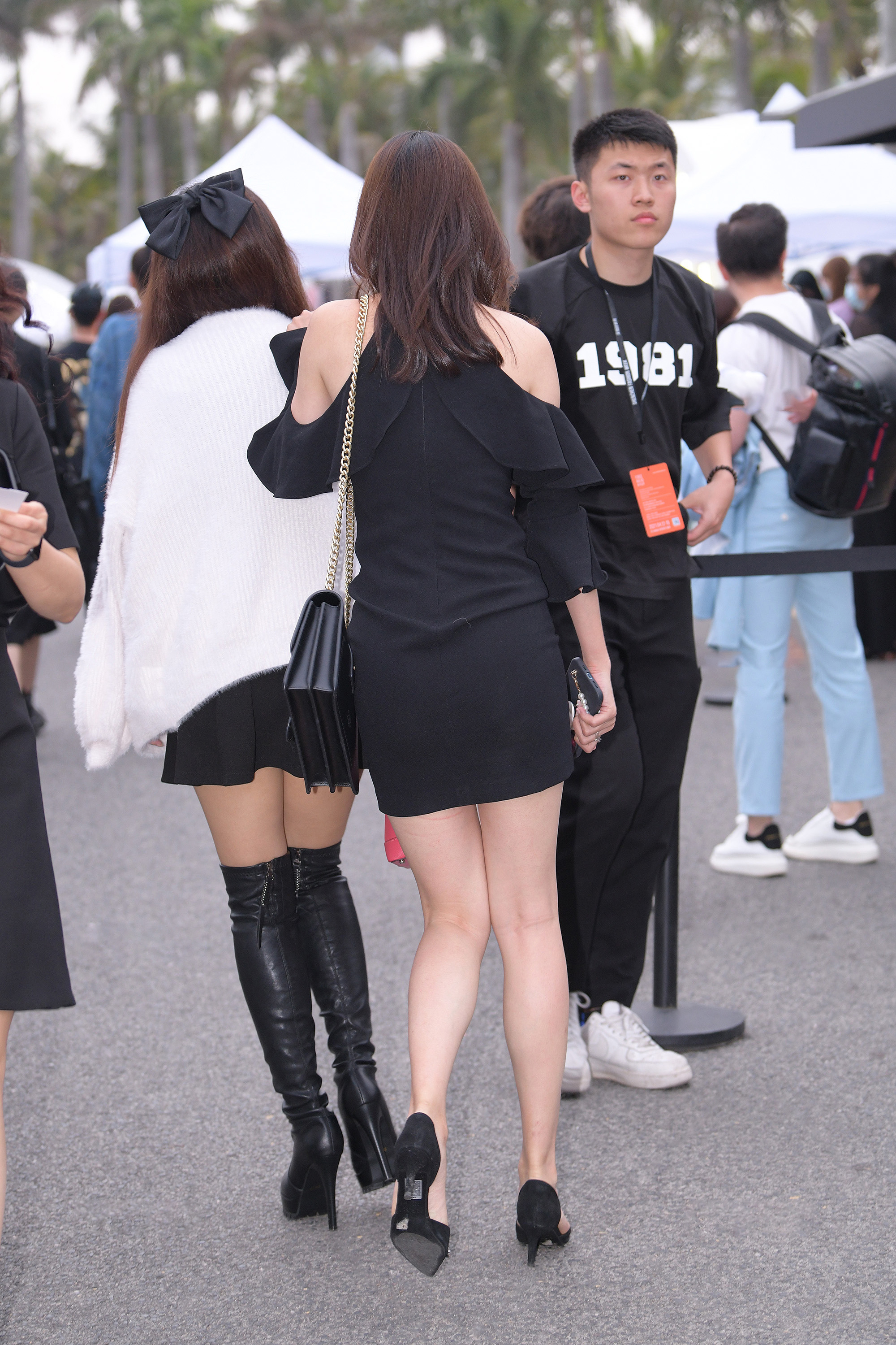  魔镜街拍,裙装,少妇,街拍,写真套图,aapary摄影