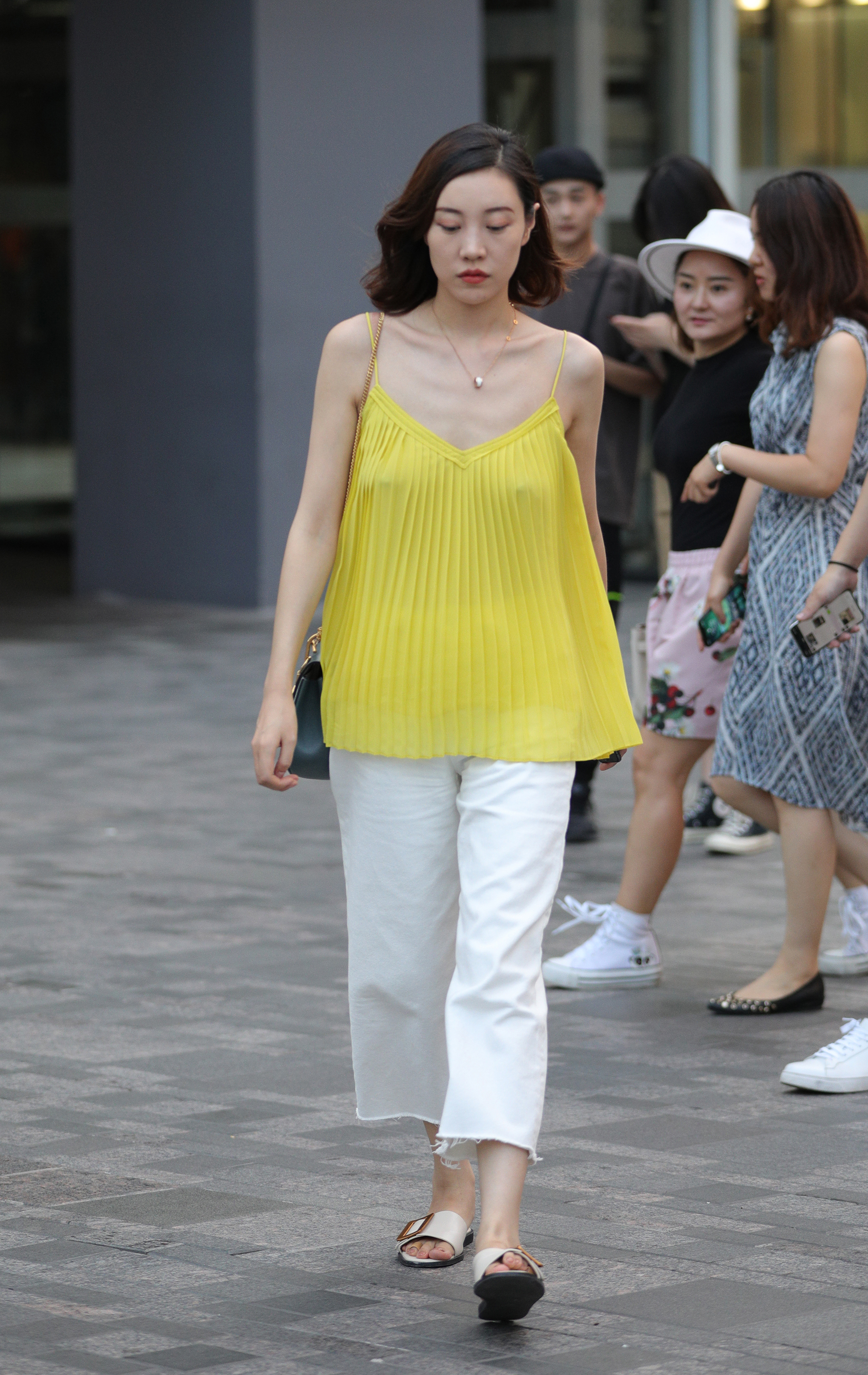  魔镜街拍,,少妇,街拍,写真套图,蠢沫沫