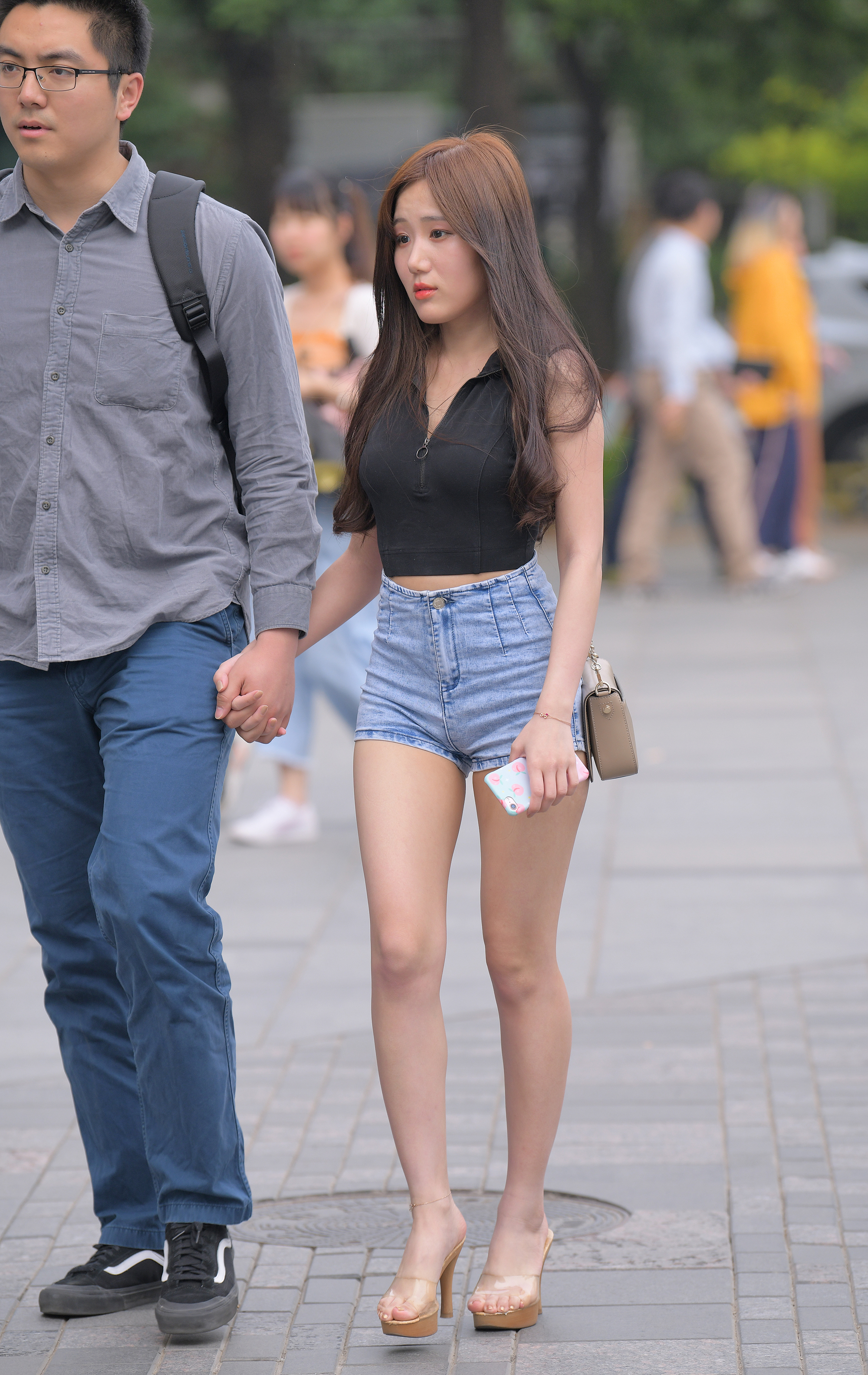  魔镜街拍,热裤,人妻,街拍,写真套图,Yuki亭