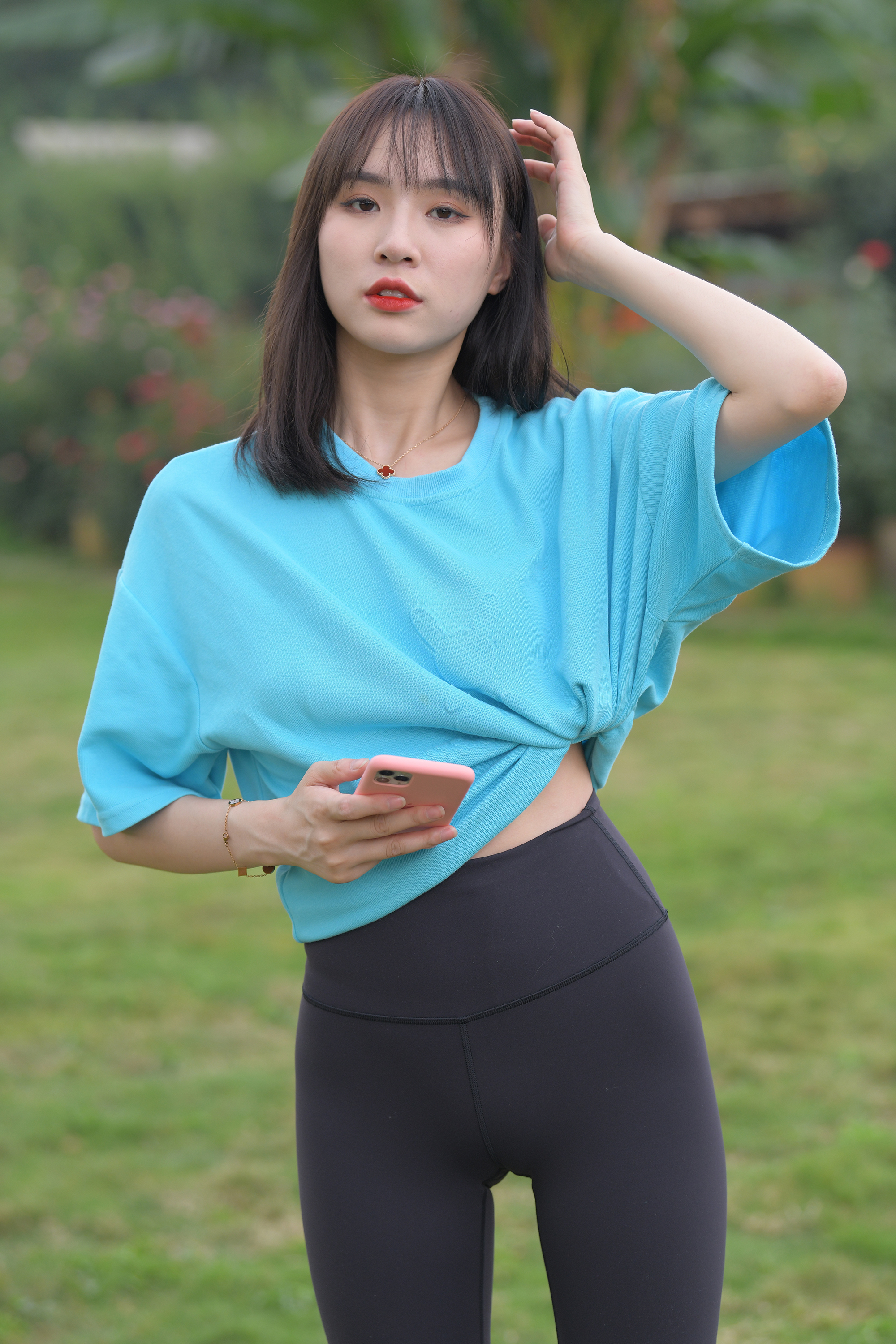  街拍鸭,魔镜街拍,紧身裤,美女,街拍,写真套图,大西瓜爱牙膏