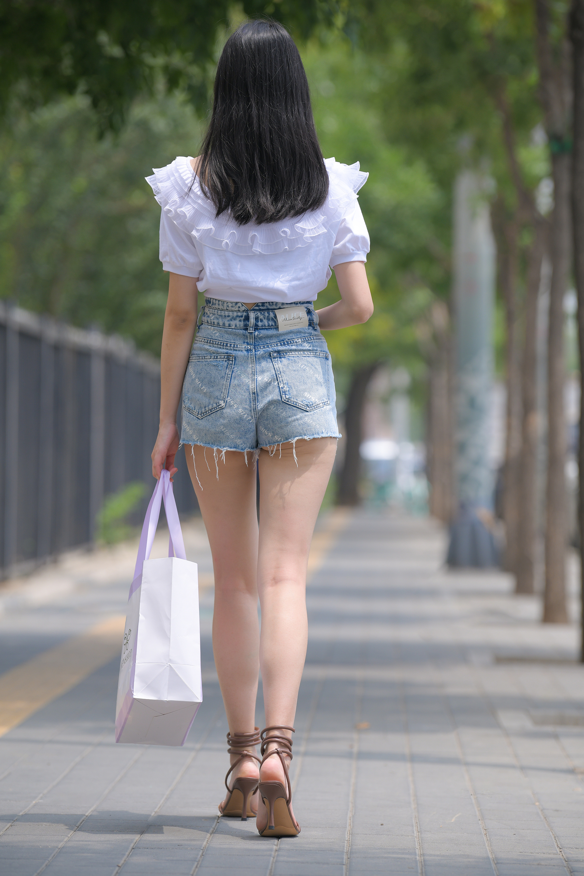  魔镜街拍,热裤,熟女,街拍,写真套图,KelaGirls克拉女神