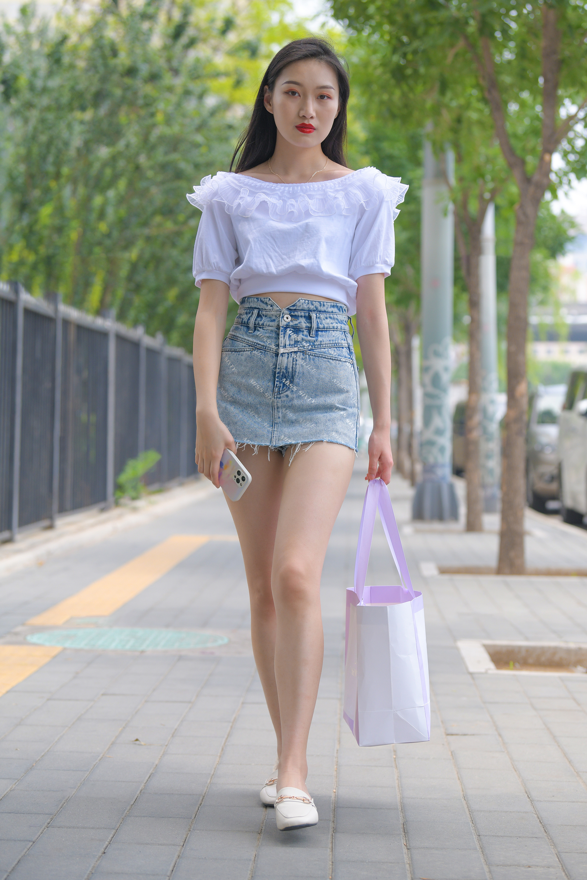  魔镜街拍,热裤,小姐姐,街拍,写真套图,鳗鱼霏儿