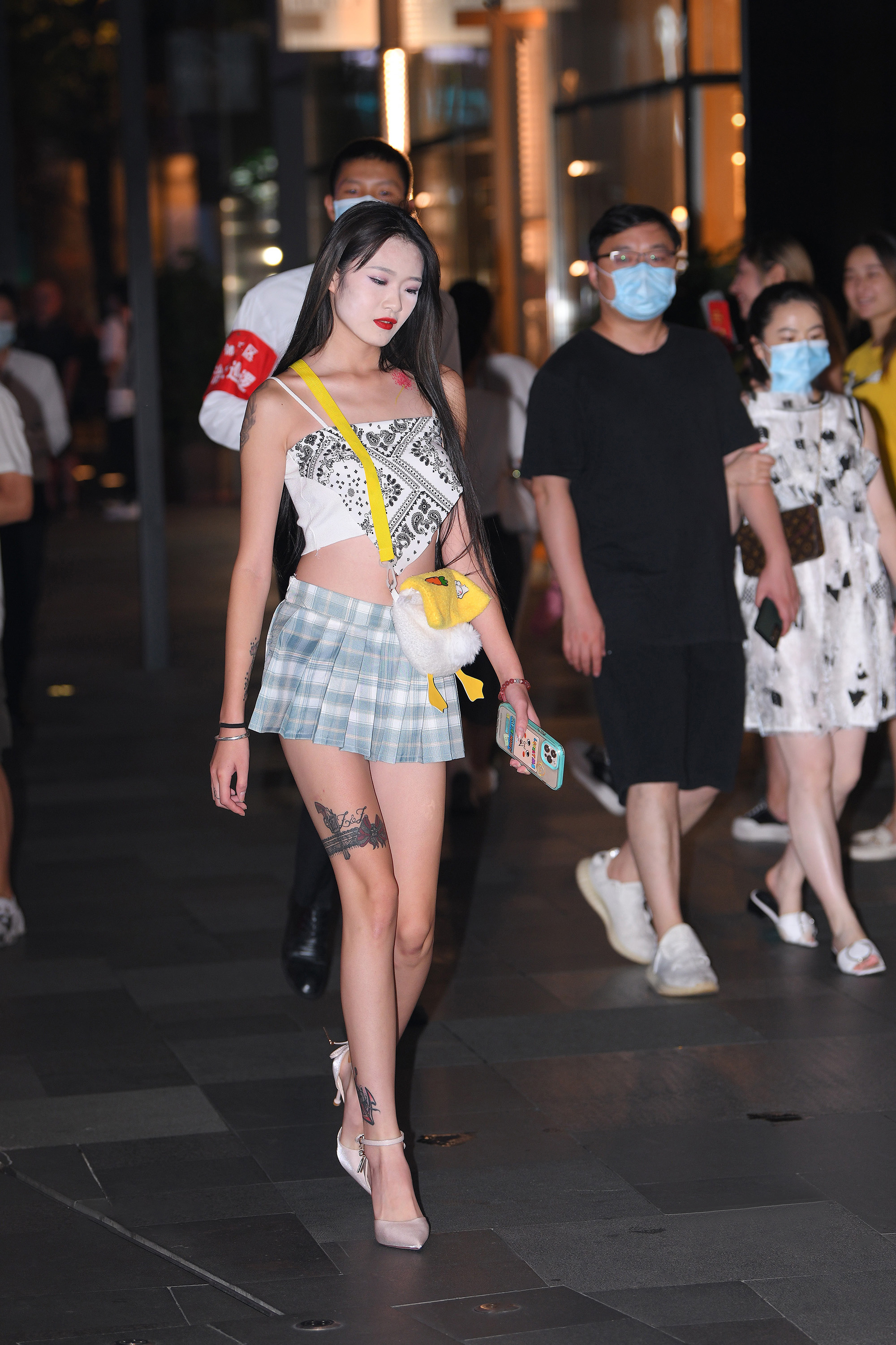 图片[1]-J3812 大长腿百褶裙美女-KHL.CC-快活林