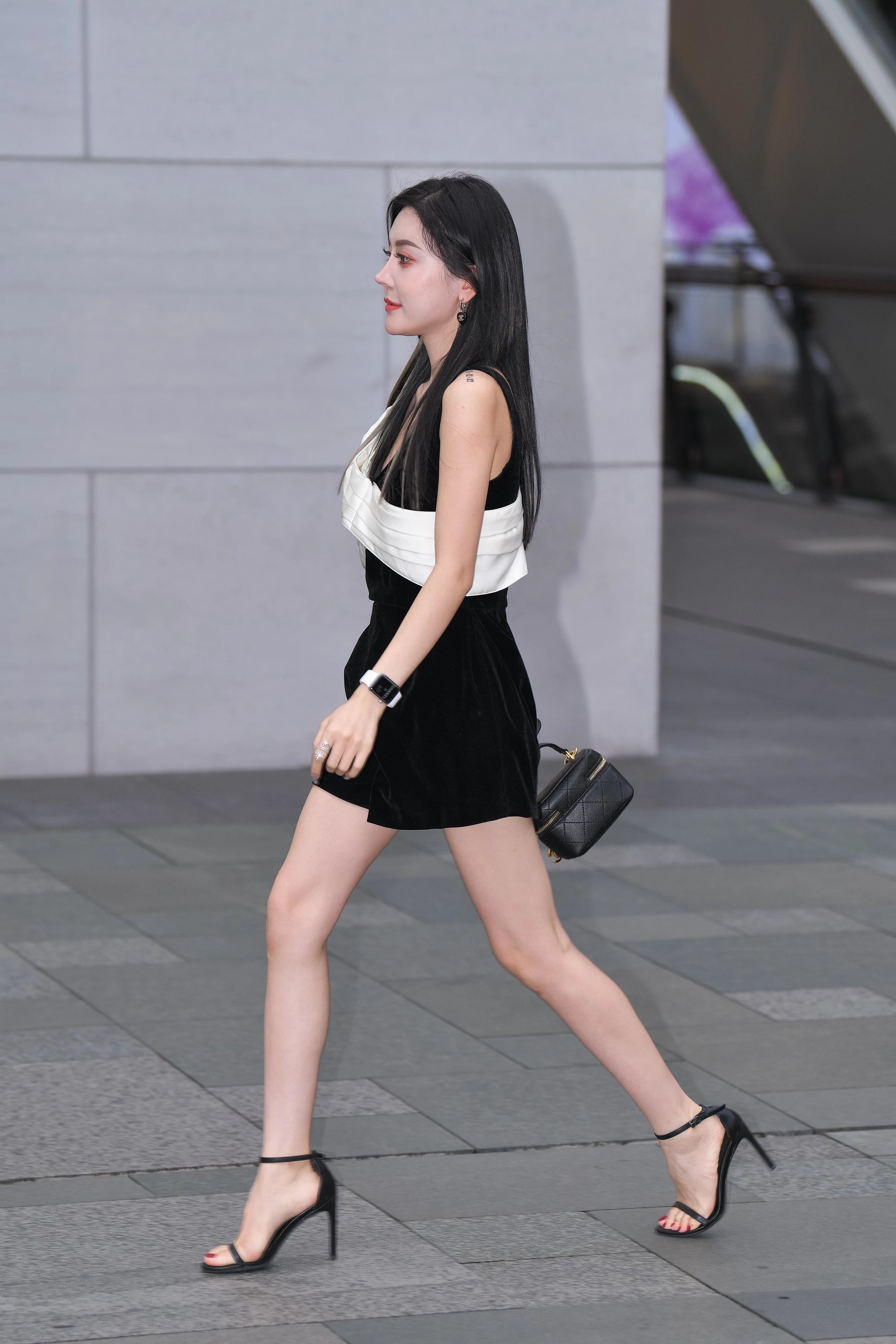  街拍鸭,魔镜街拍,,小姐姐,街拍,写真套图,南国足艺