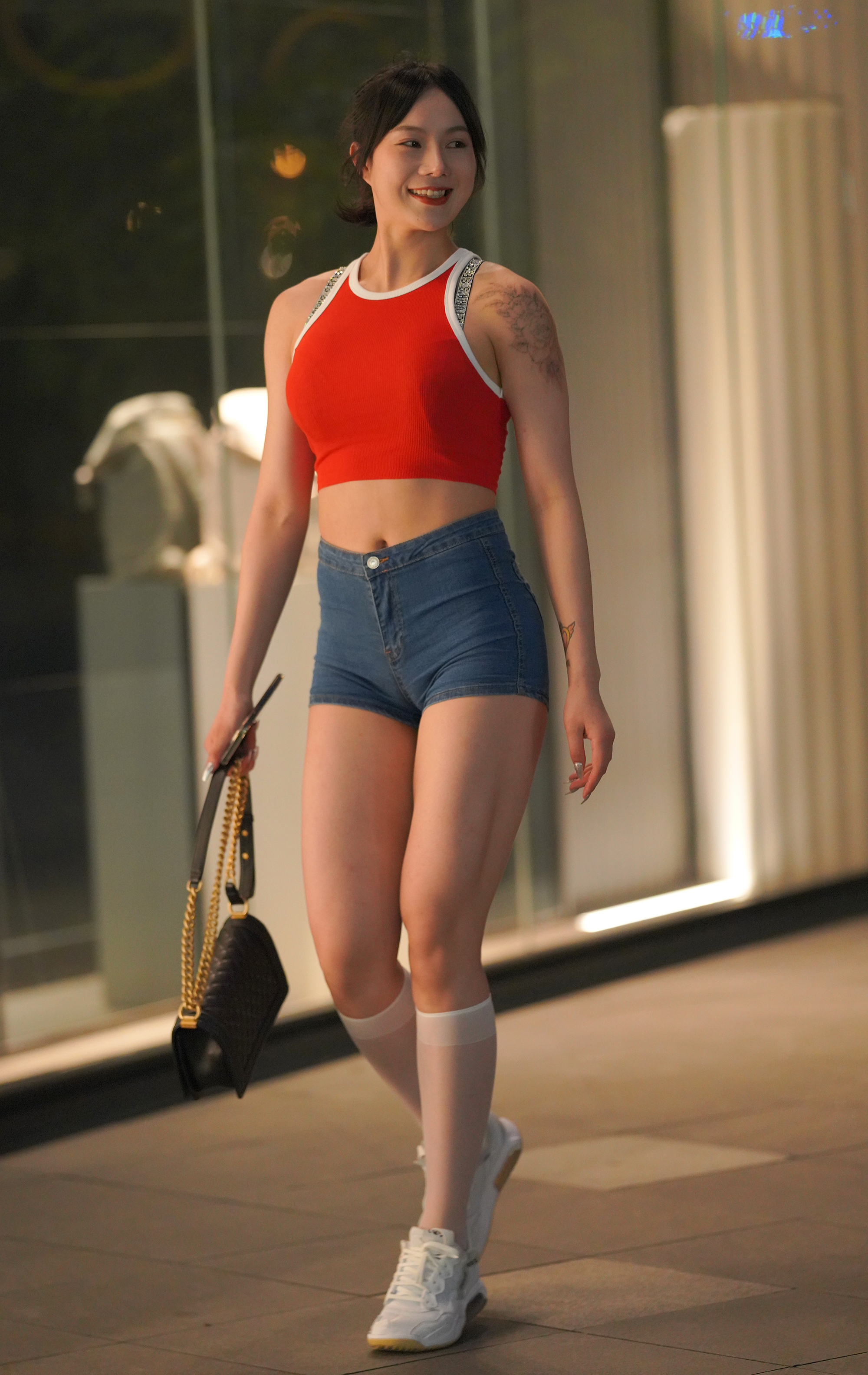  魔镜街拍,热裤,丝袜,小姐姐,街拍,写真套图,ISHOW爱秀