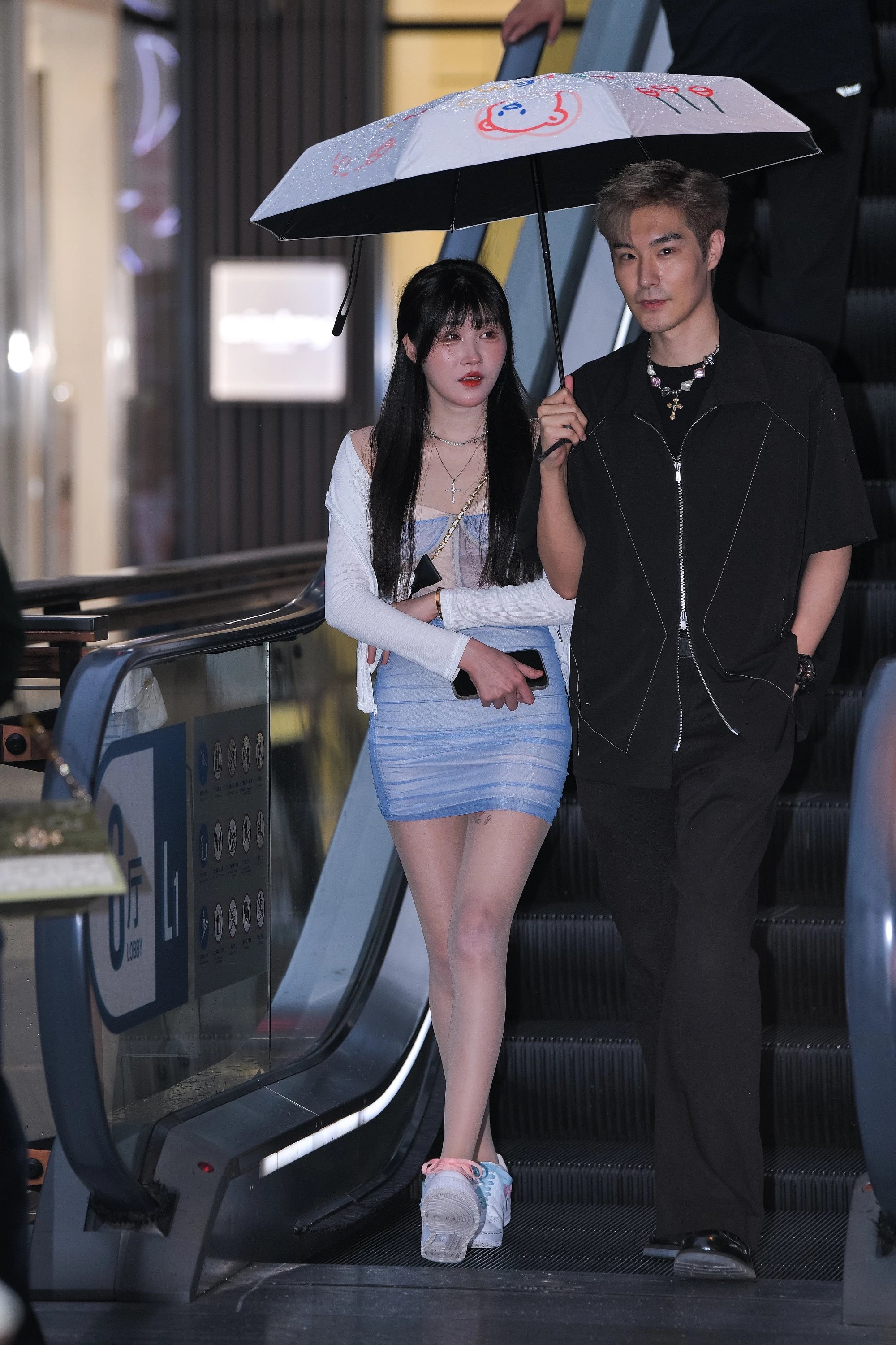  魔镜街拍,丝袜,裙装,美女,街拍,写真套图,只糖棉袜