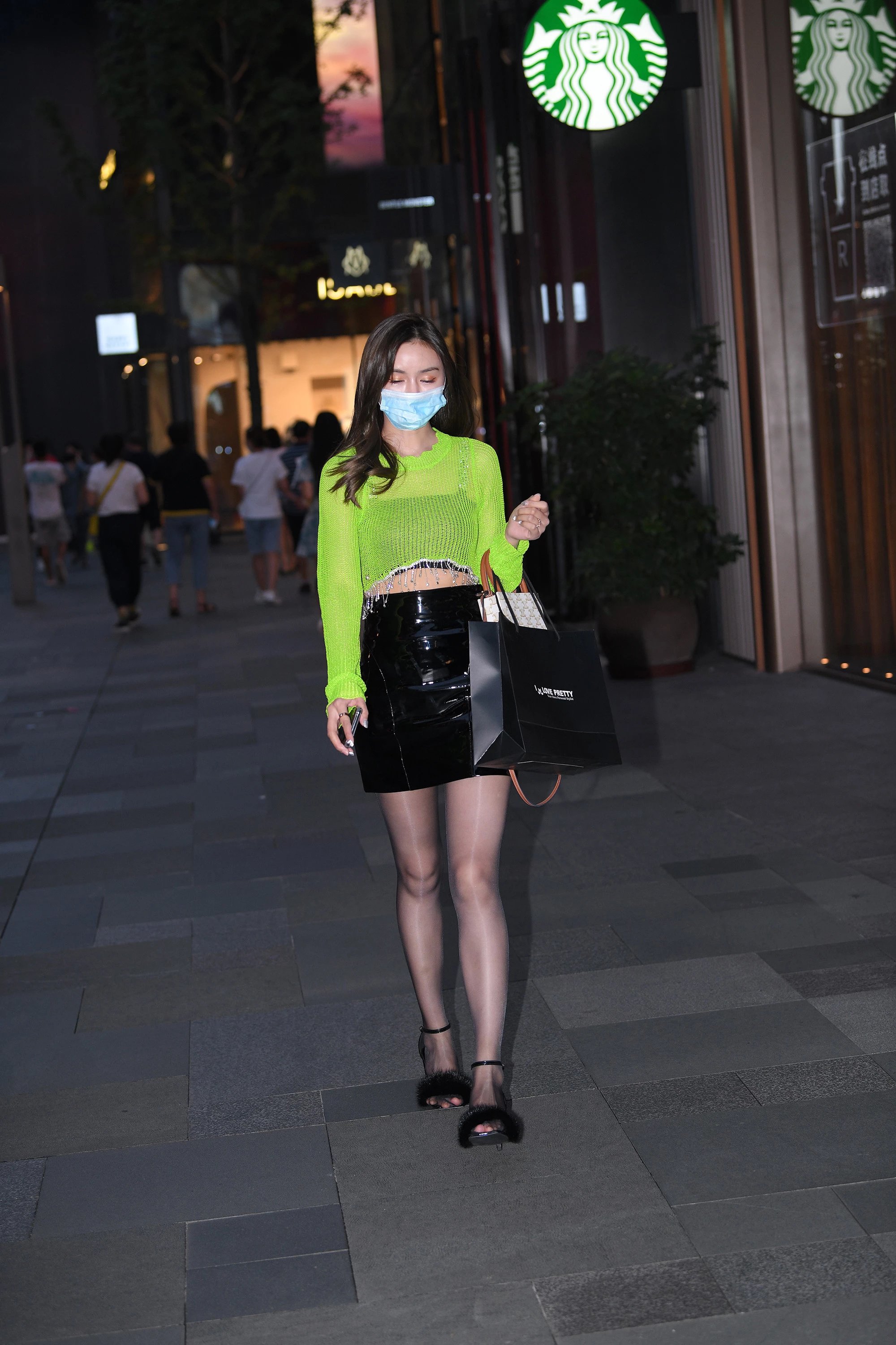 伊瑟拉 魔镜街拍,丝袜,裙装,人妻,街拍,写真套图,大名模网