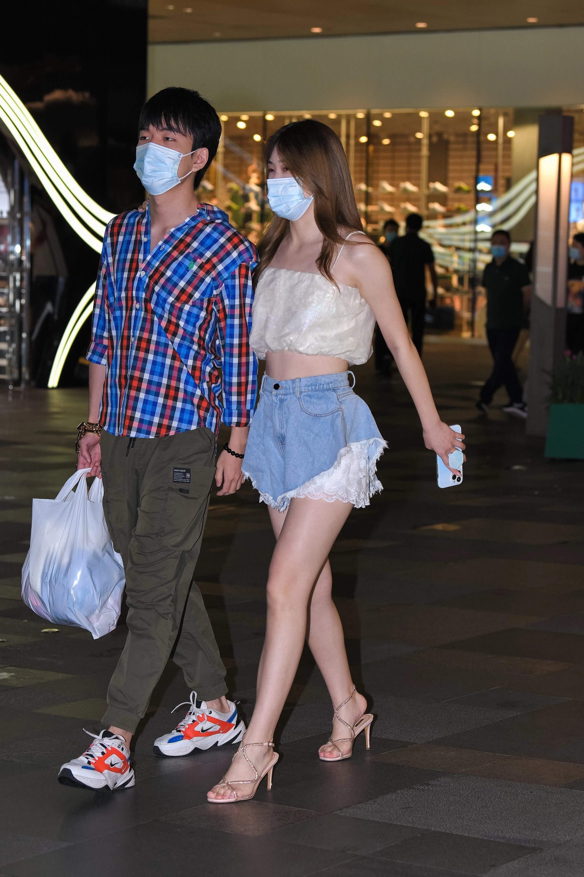  魔镜街拍,热裤,少妇,街拍,写真套图,IESS异思趣向