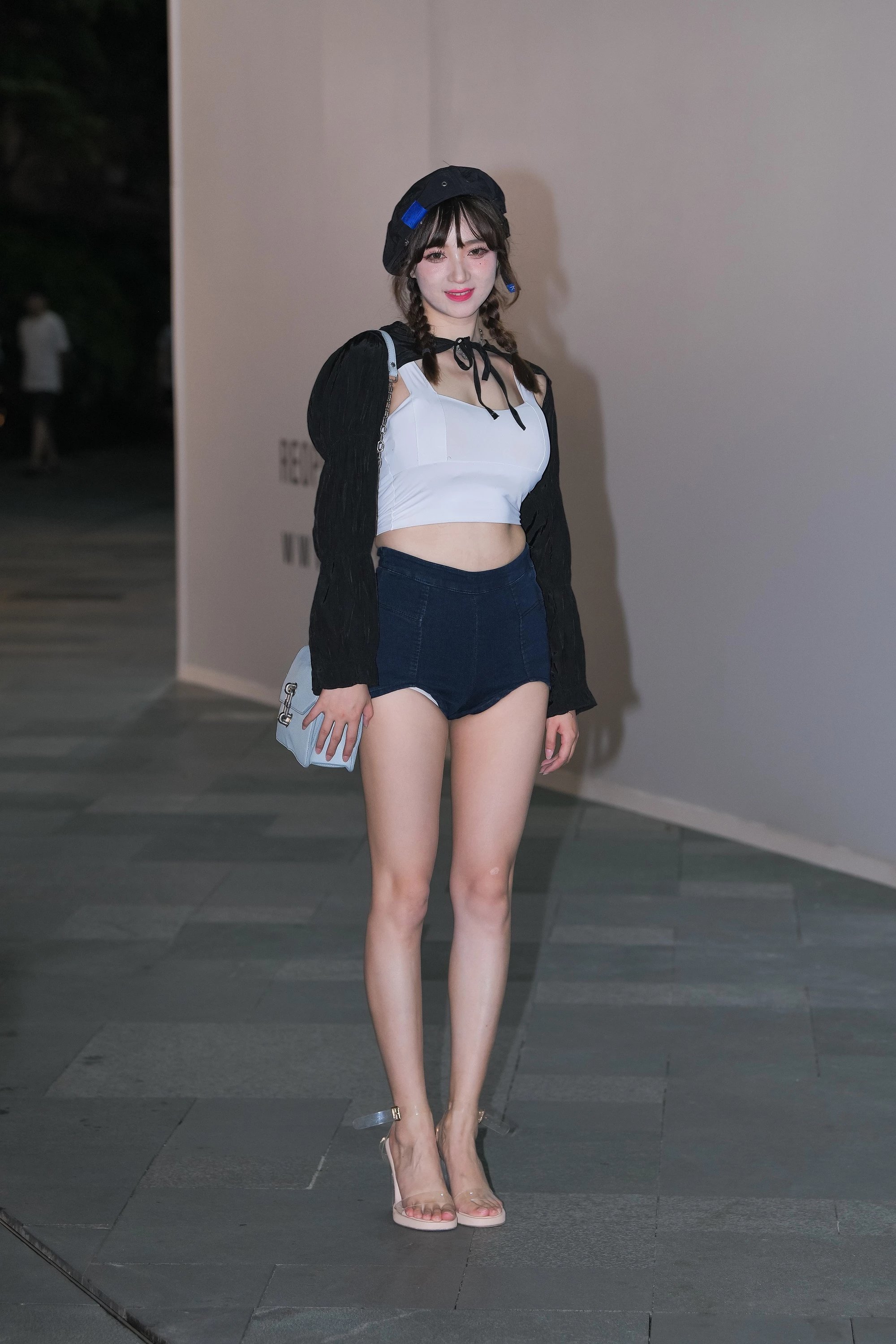  魔镜街拍,热裤,小姐姐,街拍,写真套图,SLADY猎女神