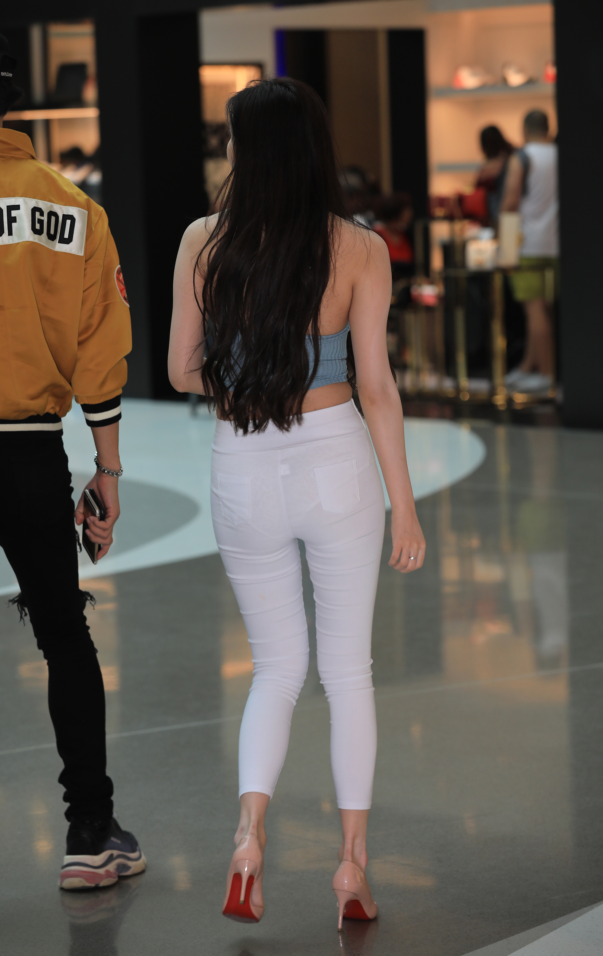  街拍鸭,魔镜街拍,紧身裤,熟女,街拍,写真套图,彩芸_Nebula