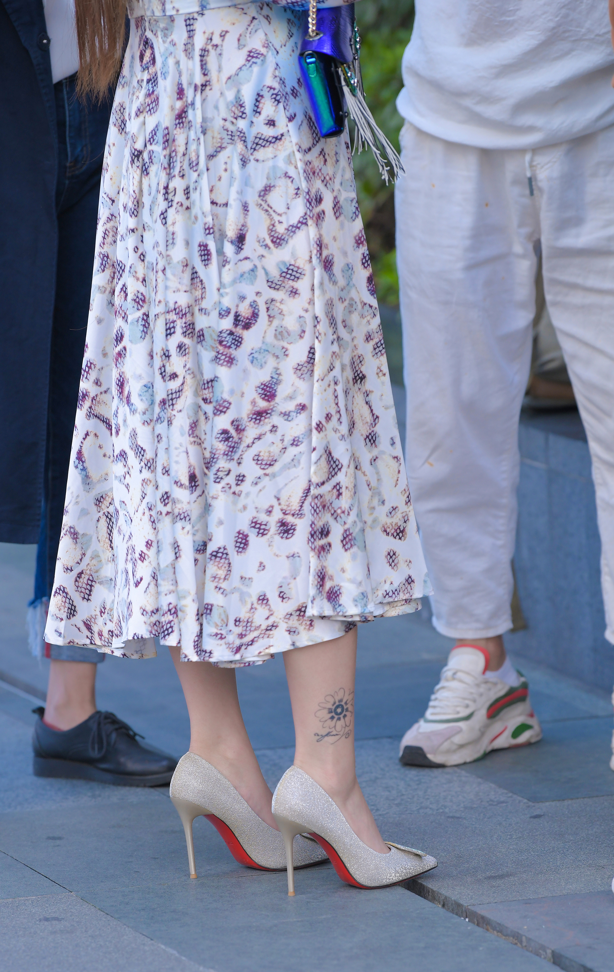  街拍鸭,魔镜街拍,裙装,人妻,街拍,写真套图,LeYuan星乐园