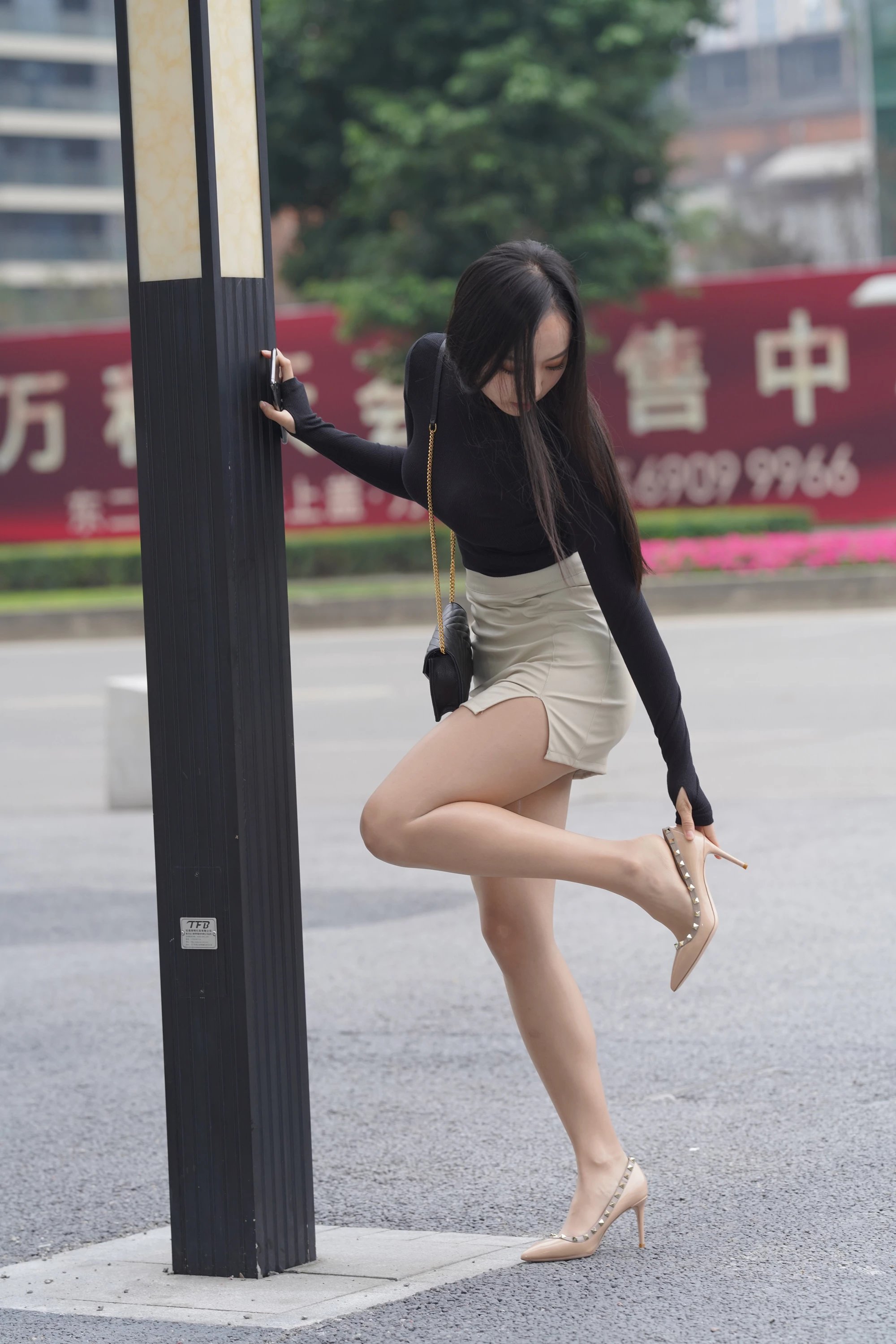  街拍鸭,魔镜街拍,丝袜,裙装,熟女,街拍,写真套图,Bobosocks袜啵啵