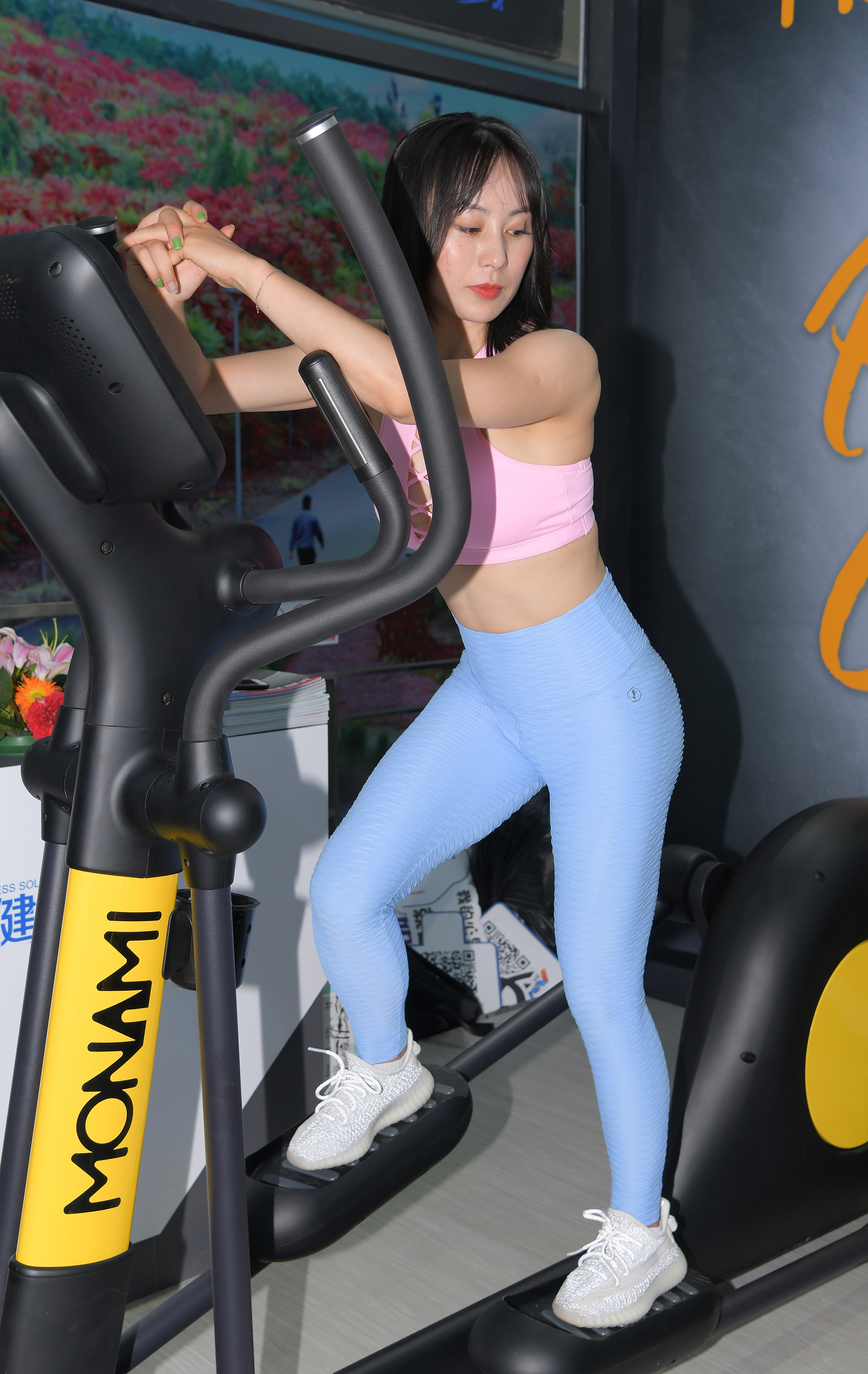  魔镜街拍,紧身裤,美女,街拍,写真套图,YouWu尤物馆