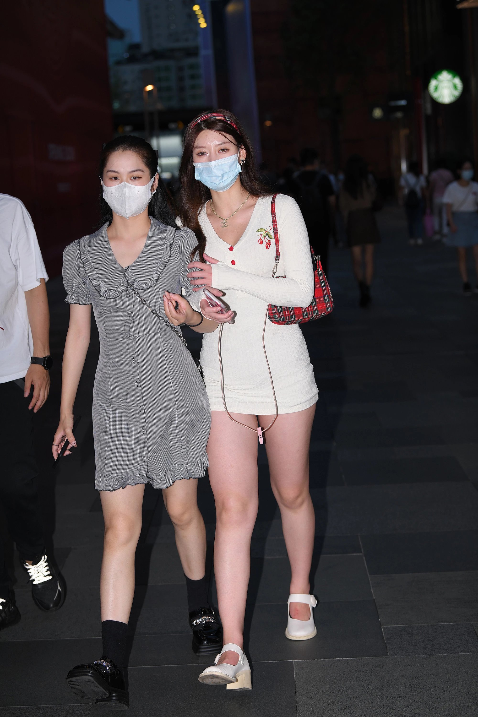  魔镜街拍,裙装,小姐姐,街拍,写真套图,萌芽儿