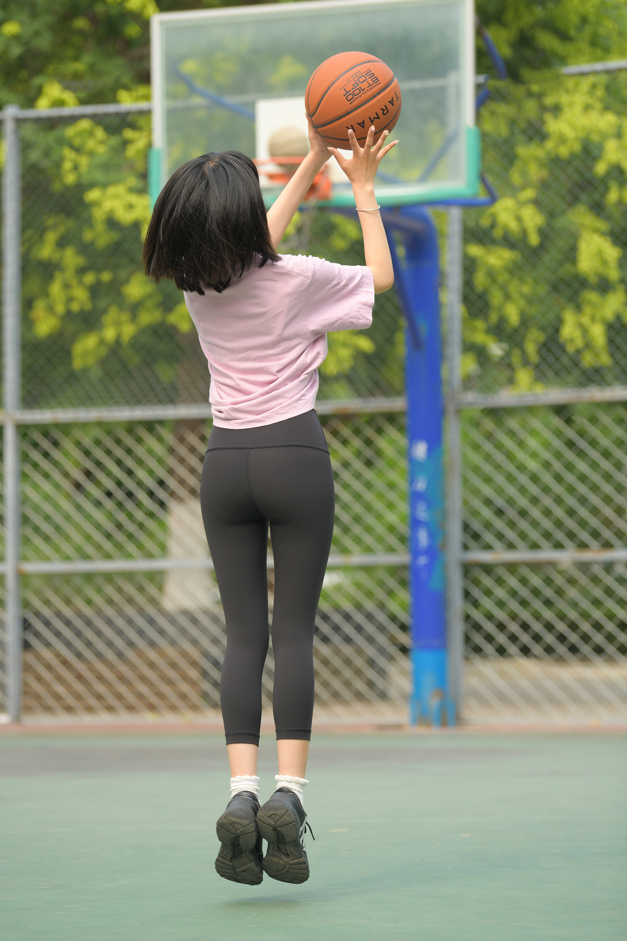 向秋 街拍鸭,魔镜街拍,紧身裤,人妻,街拍,写真套图,瓜希酱