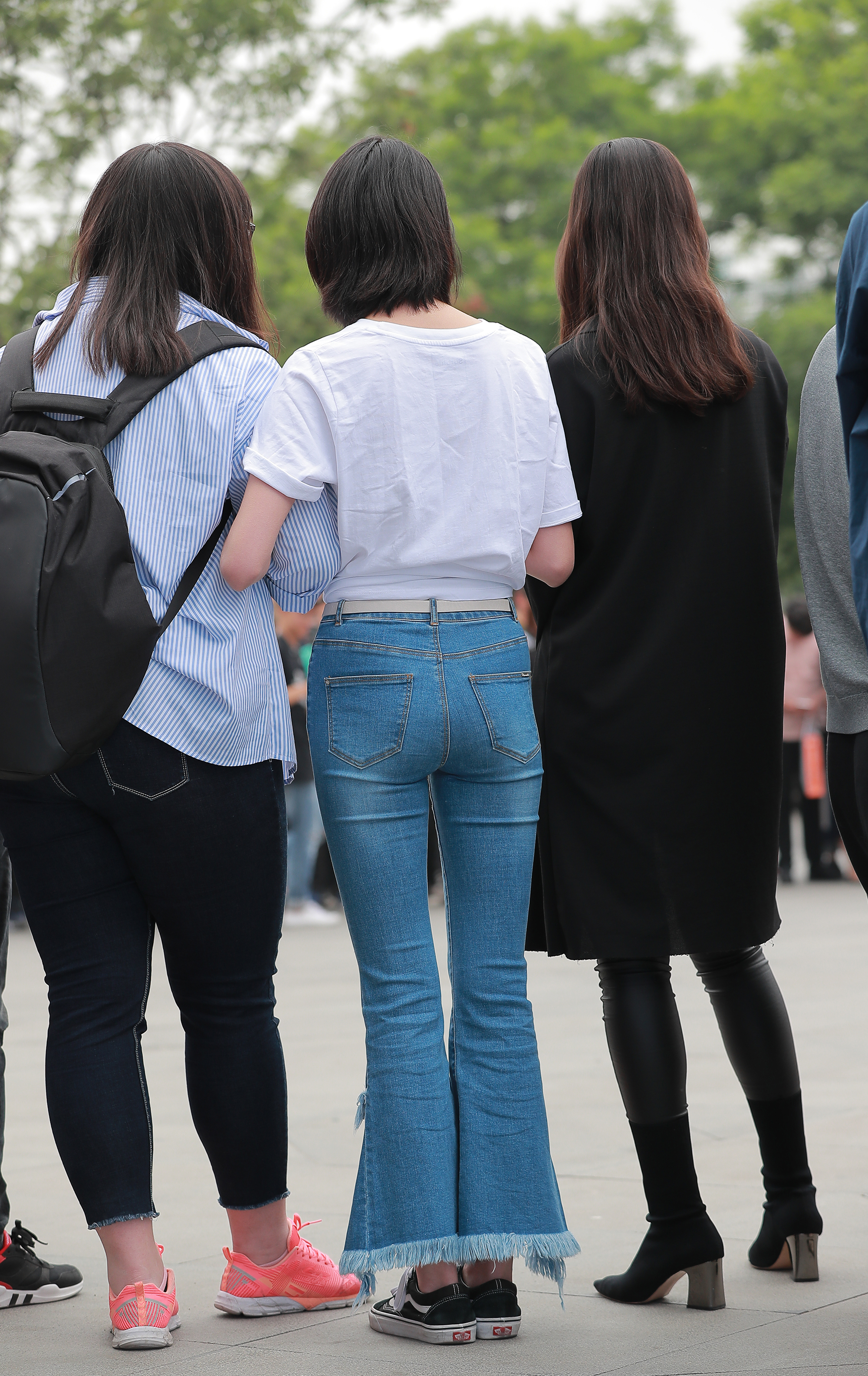  魔镜街拍,,人妻,街拍,写真套图,白金Saki