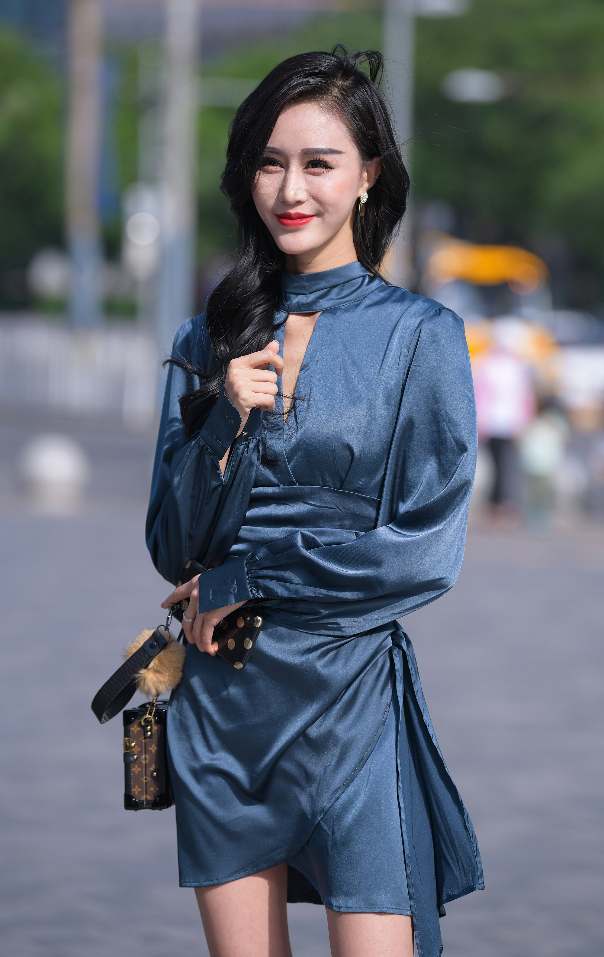  魔镜街拍,裙装,熟女,街拍,写真套图,森萝财团