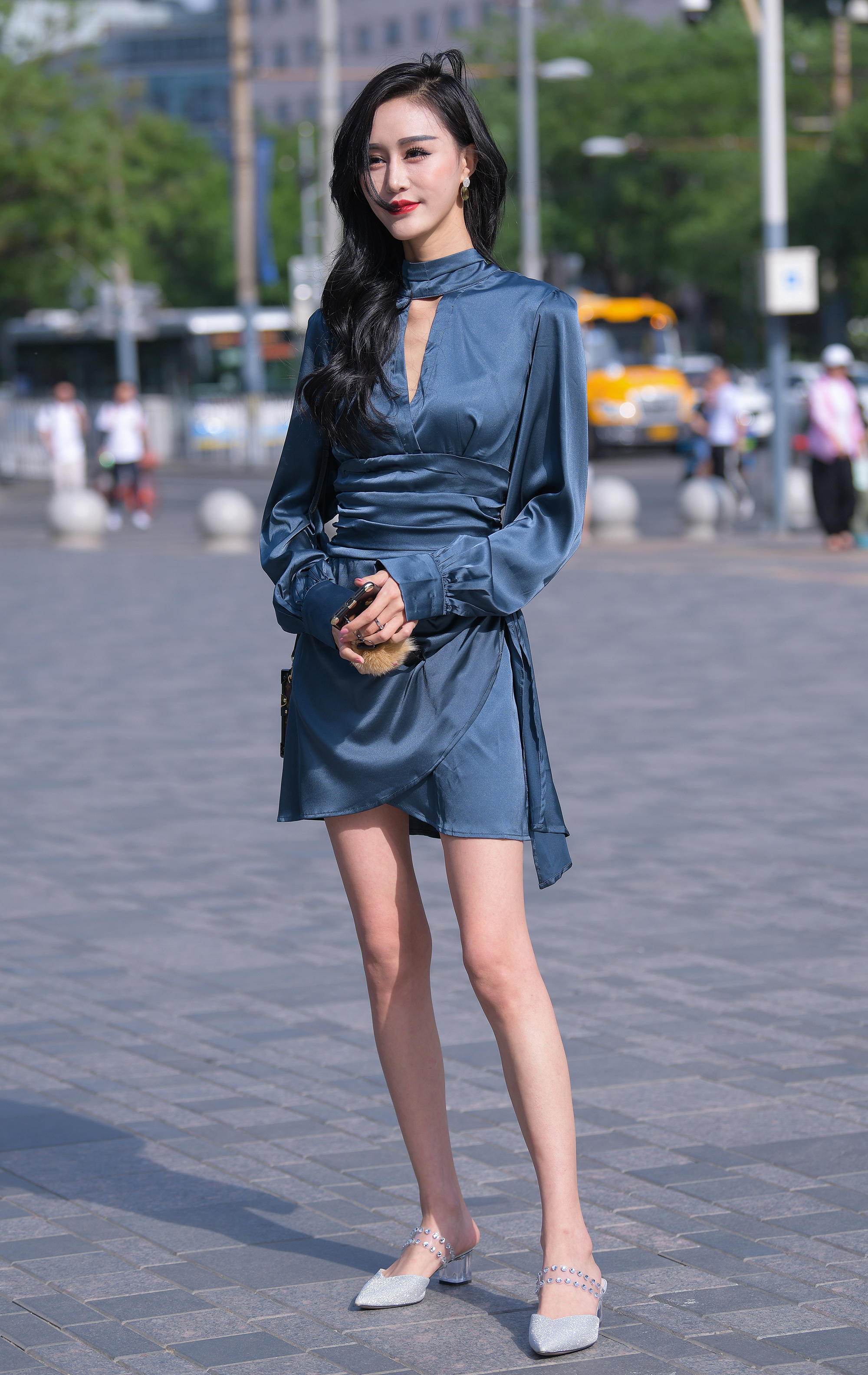  魔镜街拍,裙装,小姐姐,街拍,写真套图,LICCL丽绮映像