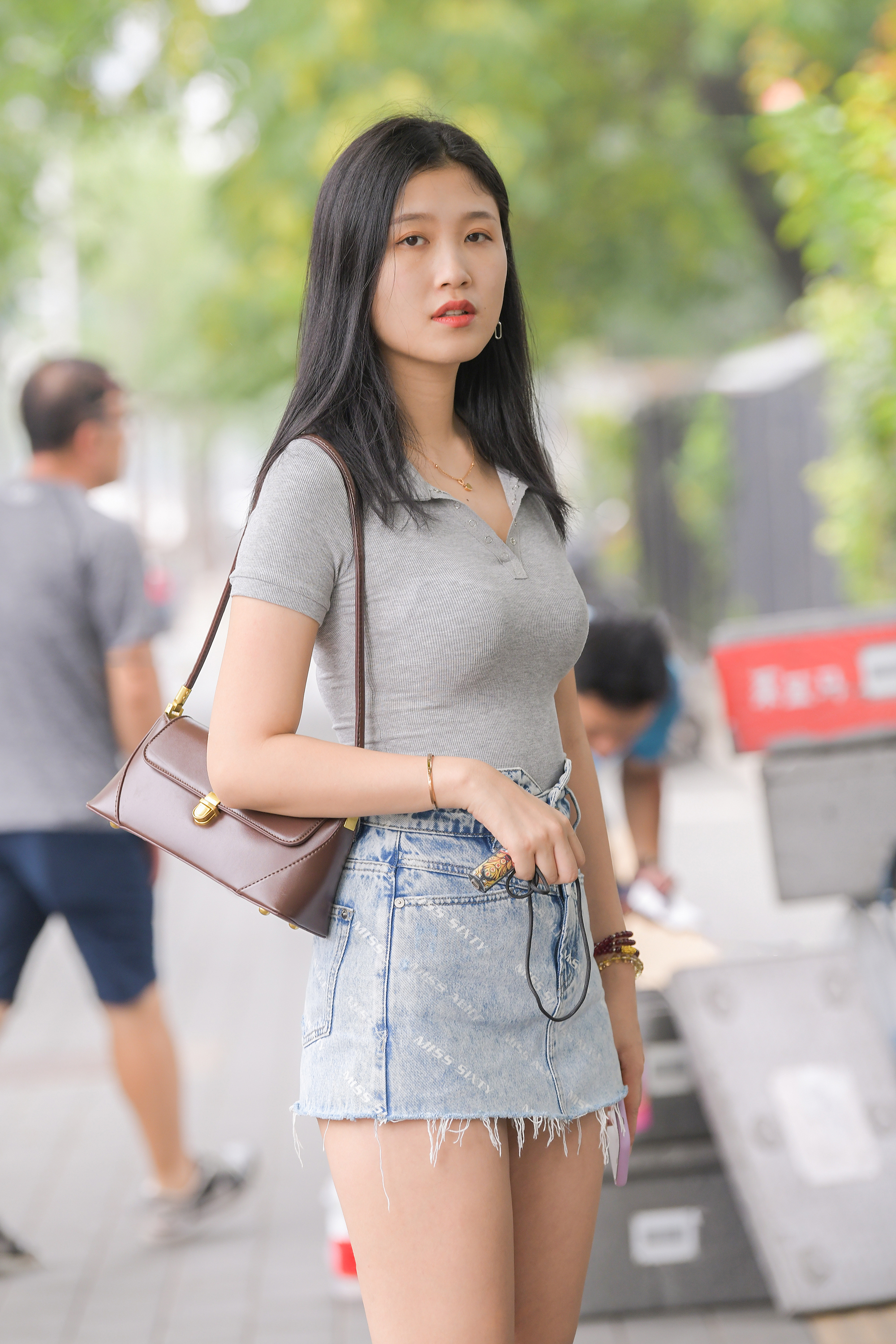  魔镜街拍,裙装,人妻,街拍,写真套图,TouTiao头条女神