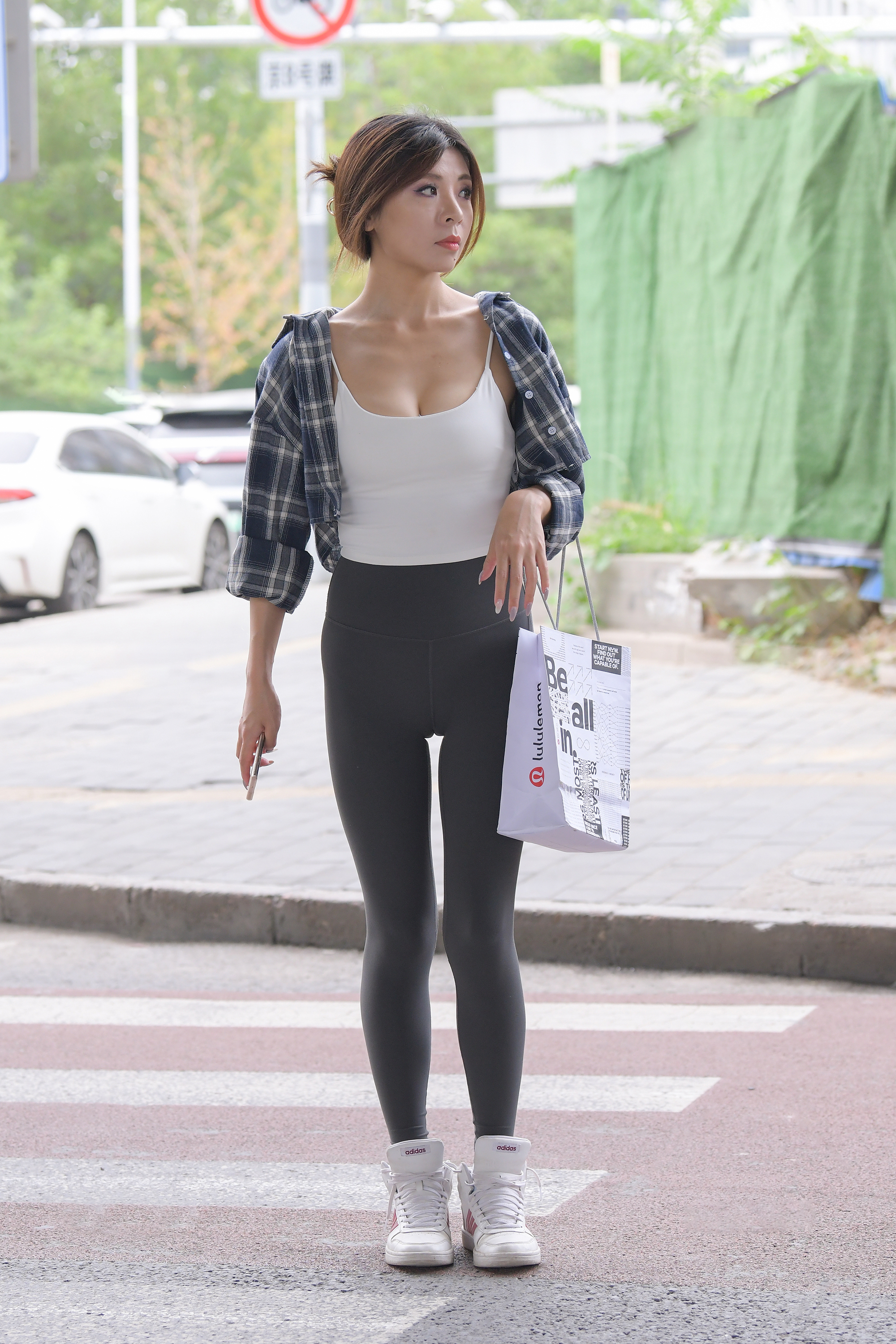  街拍鸭,魔镜街拍,紧身裤,熟女,街拍,写真套图,青丘女神