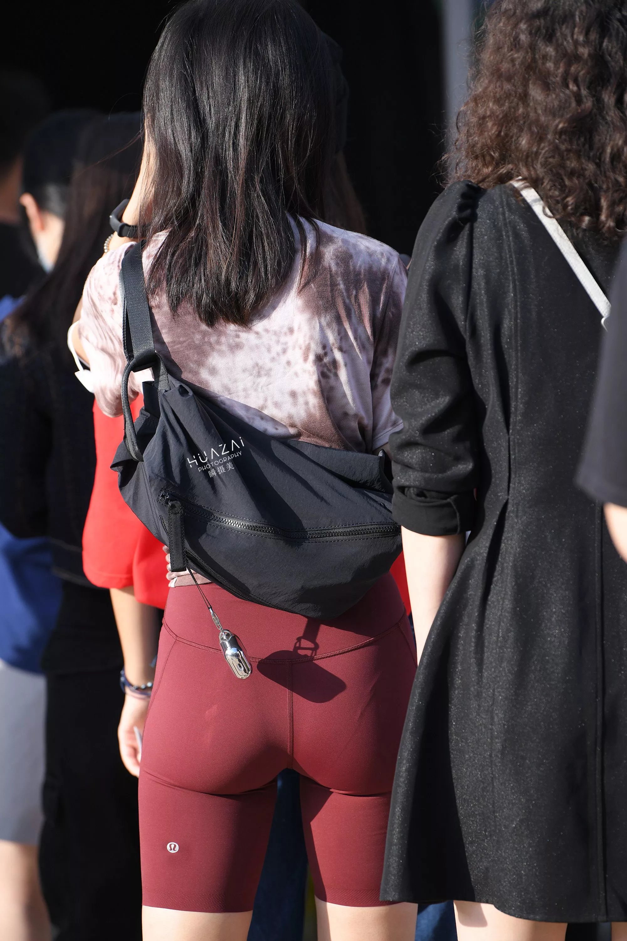  魔镜街拍,紧身裤,小姐姐,街拍,写真套图,赤足者