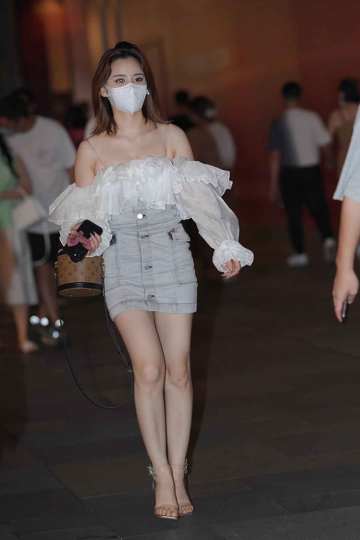 【J4041】白皙小姐姐 时髦又美丽-绝色天籁