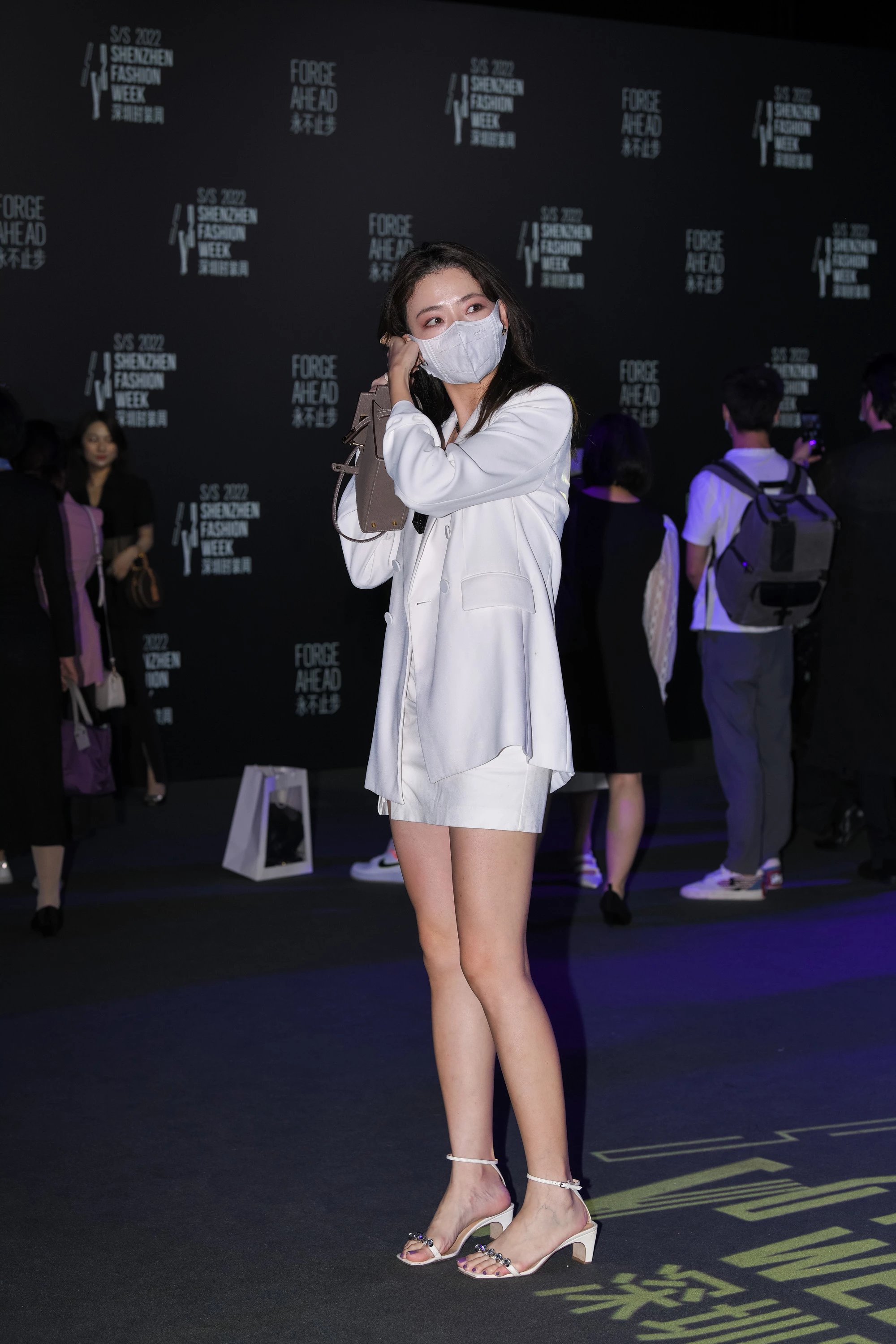  魔镜街拍,裙装,人妻,街拍,写真套图,袜秀写真