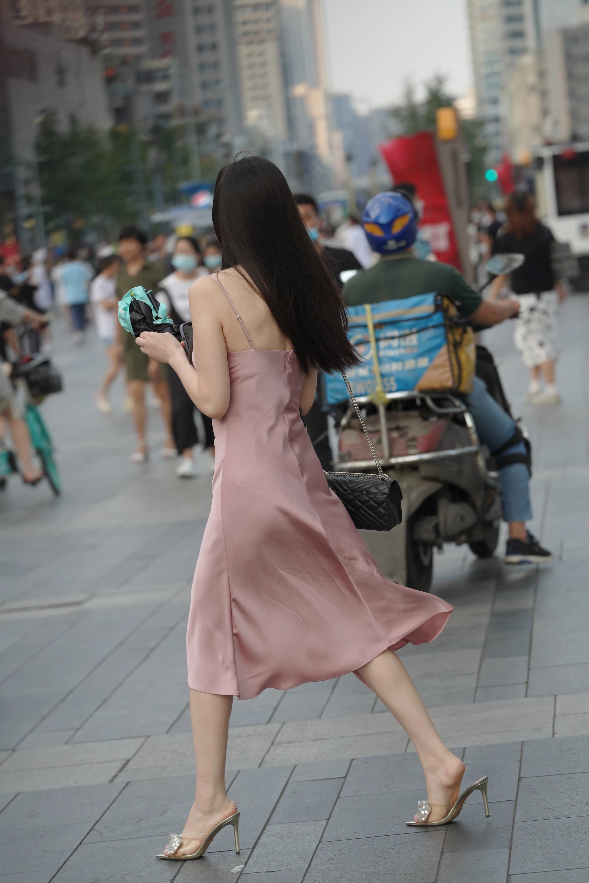  街拍鸭,魔镜街拍,裙装,少妇,街拍,写真套图,TouTiao头条女神