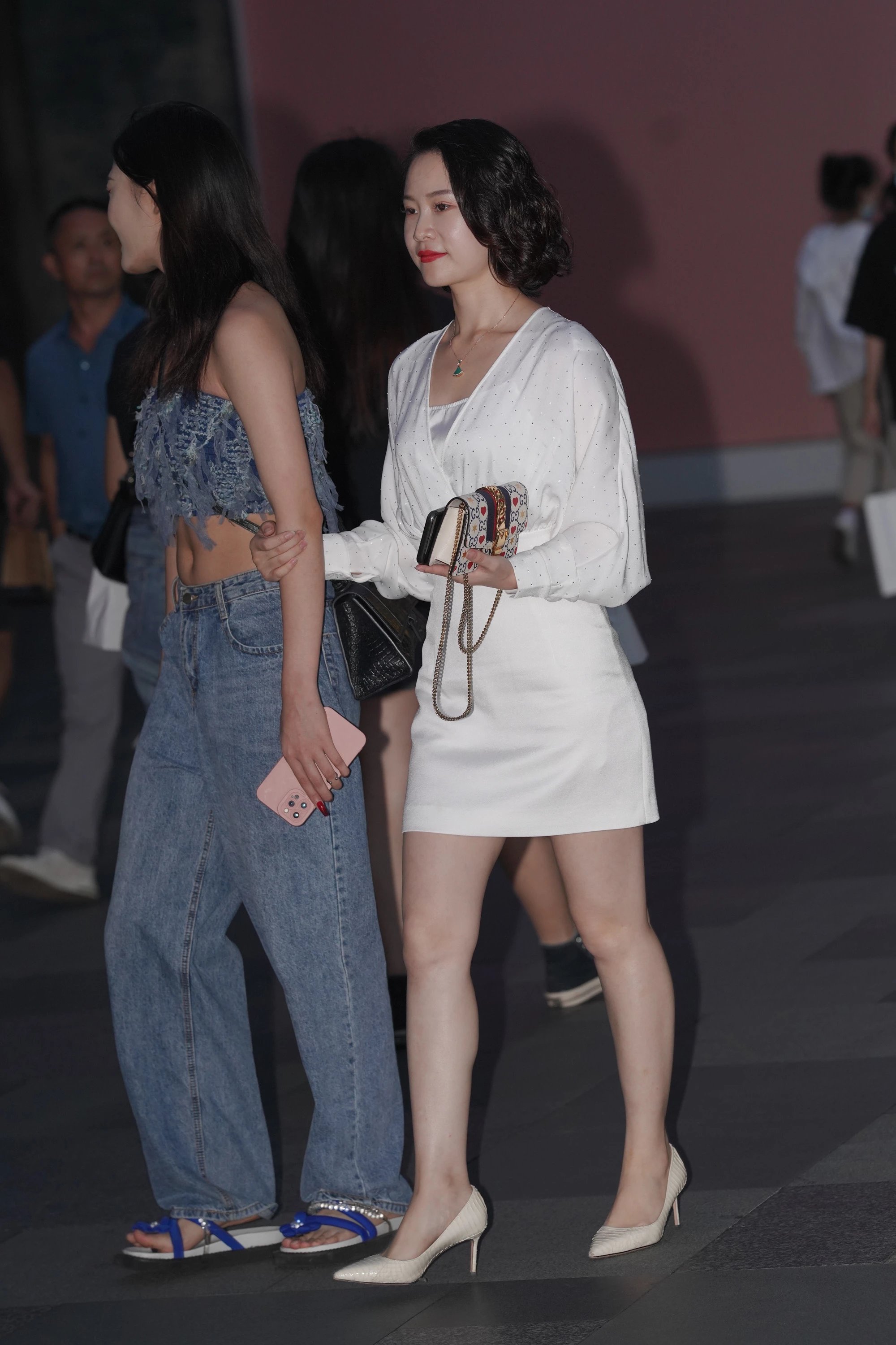  魔镜街拍,裙装,熟女,街拍,写真套图,Tomoyo酱