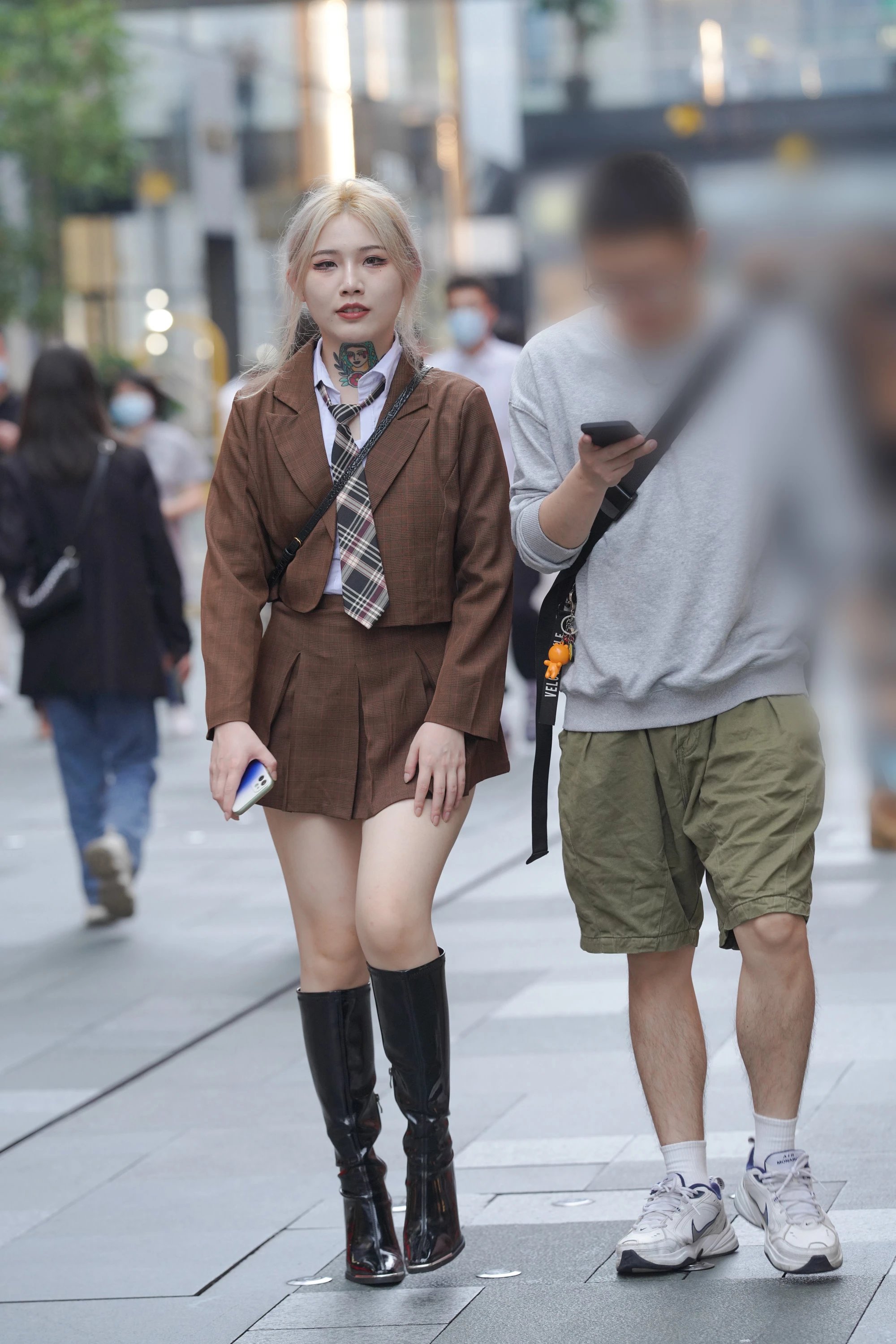  魔镜街拍,裙装,少妇,街拍,写真套图,Tomoyo酱