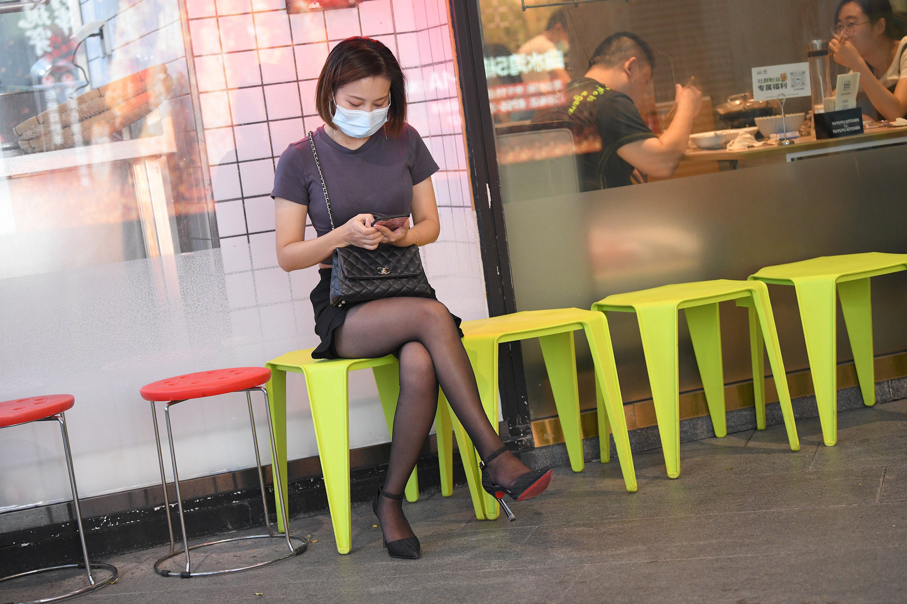  魔镜街拍,丝袜,人妻,街拍,写真套图,紫氯氯