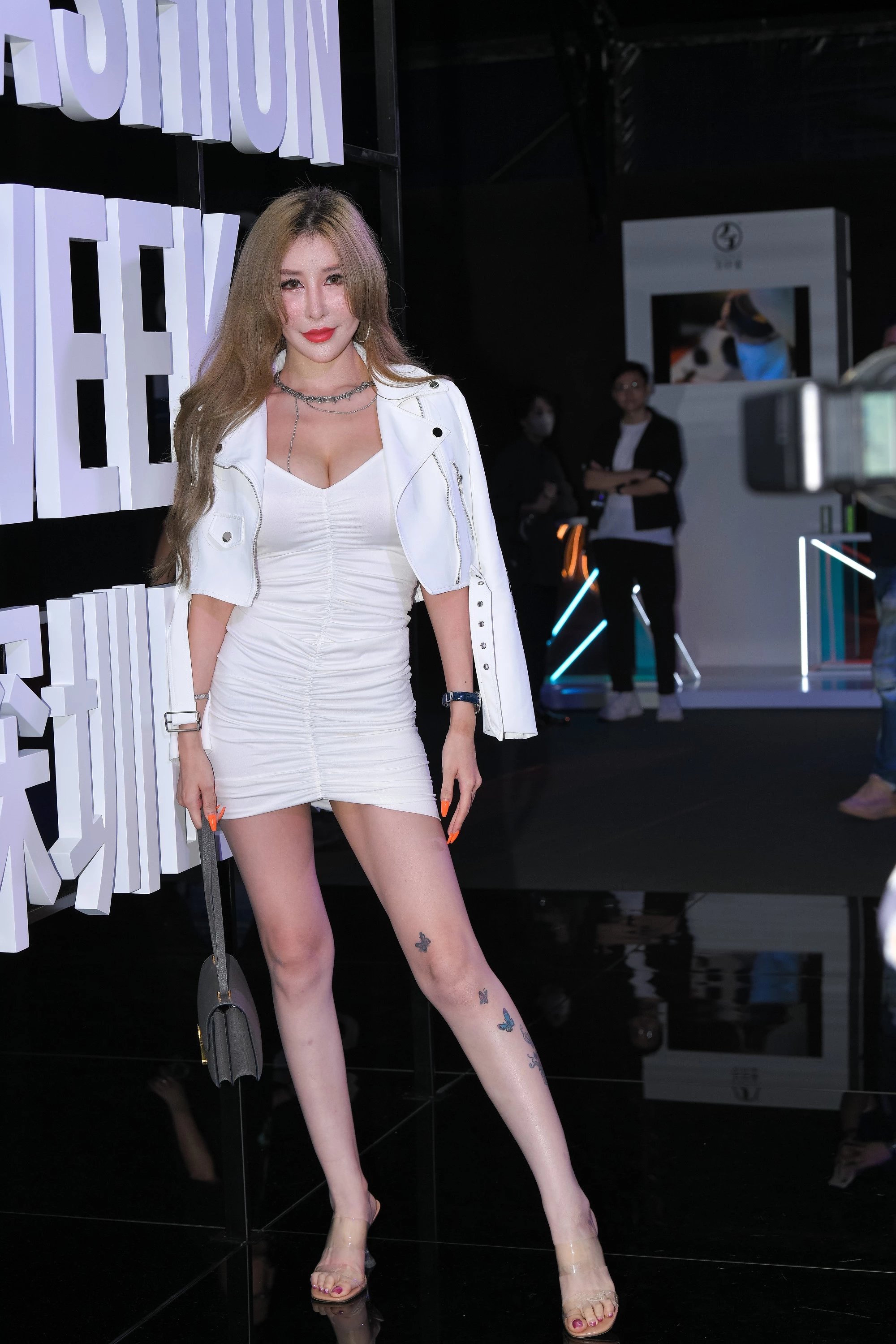  魔镜街拍,裙装,小姐姐,街拍,写真套图,轻兰映画