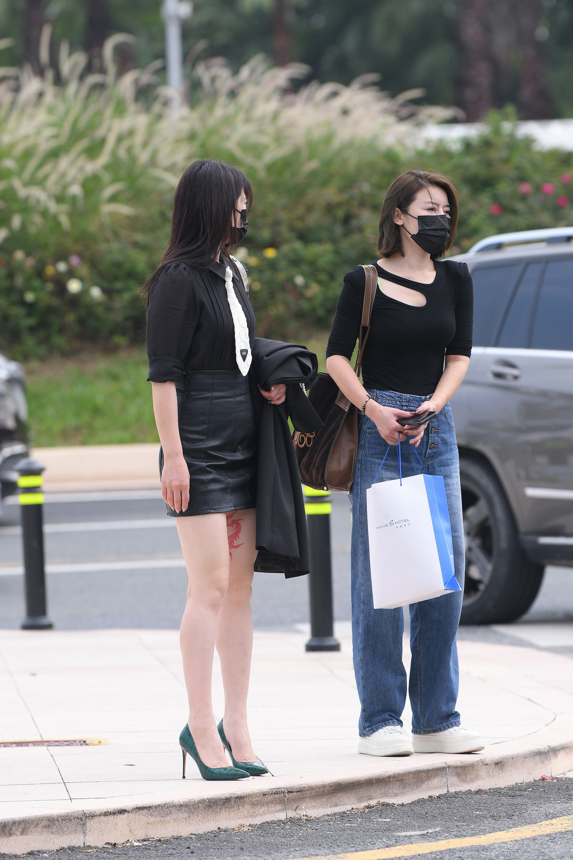  魔镜街拍,裙装,少妇,街拍,写真套图,椎名莜