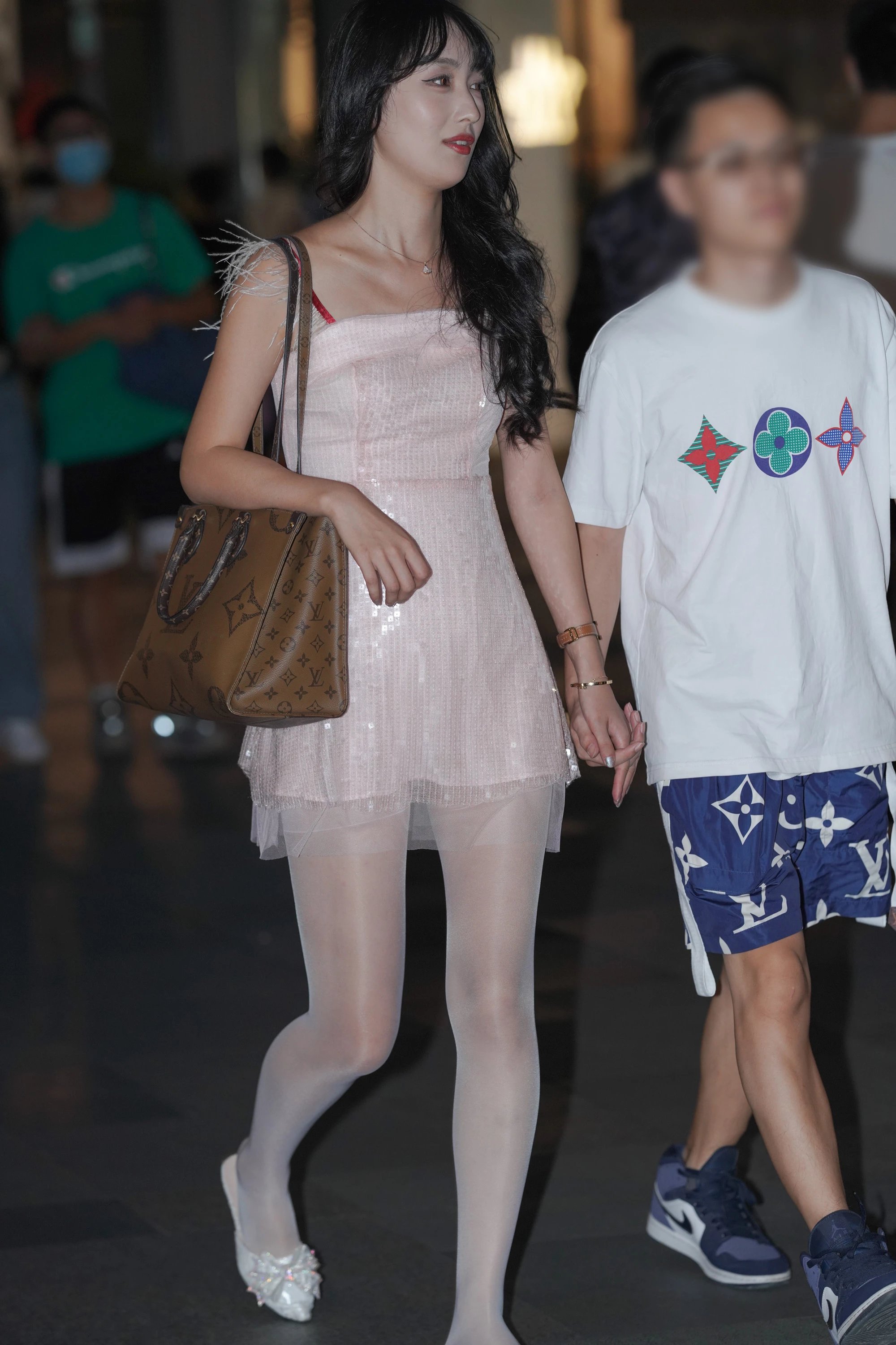  魔镜街拍,丝袜,裙装,少妇,街拍,写真套图,喵写真