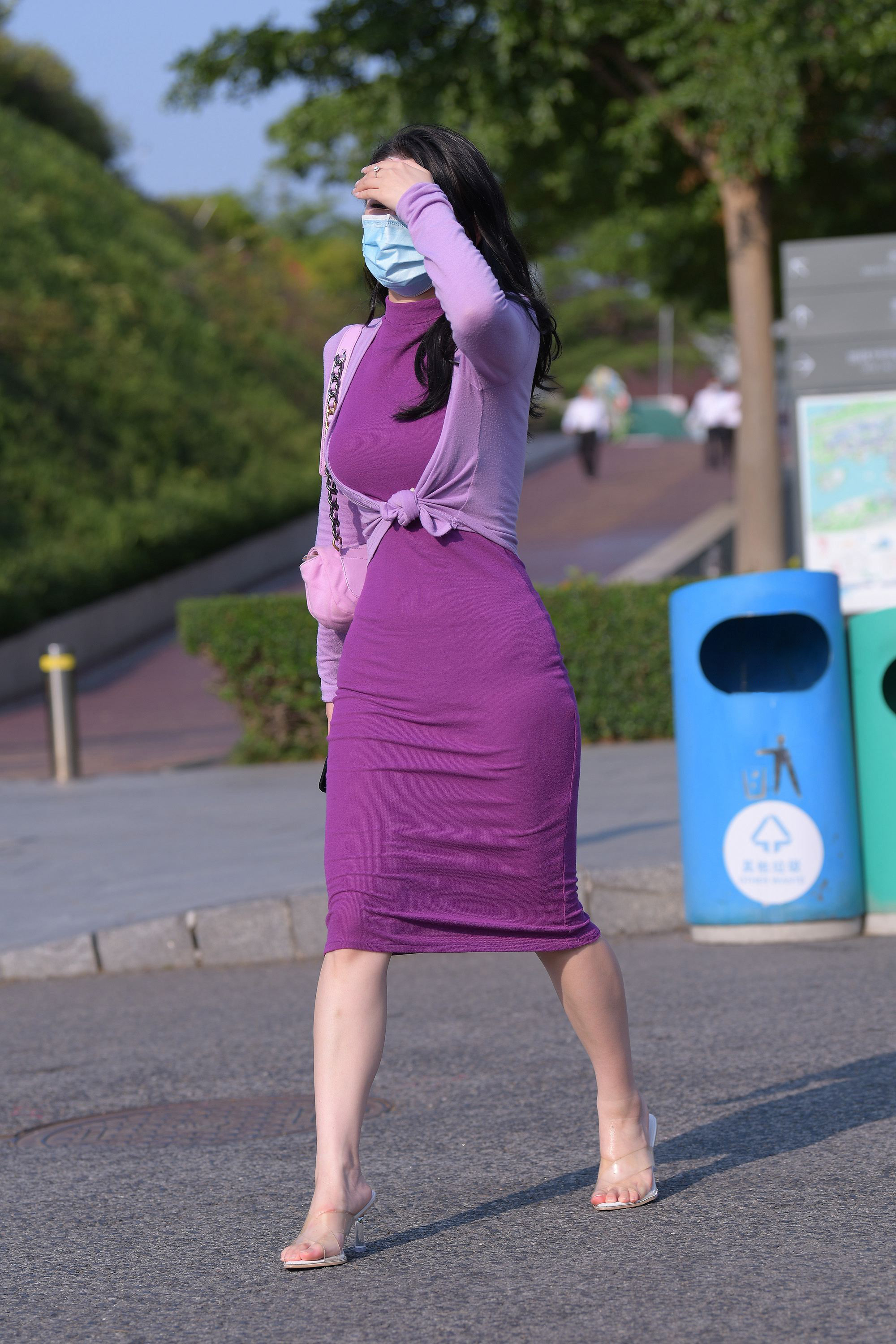  街拍鸭,魔镜街拍,裙装,人妻,街拍,写真套图,aapary摄影